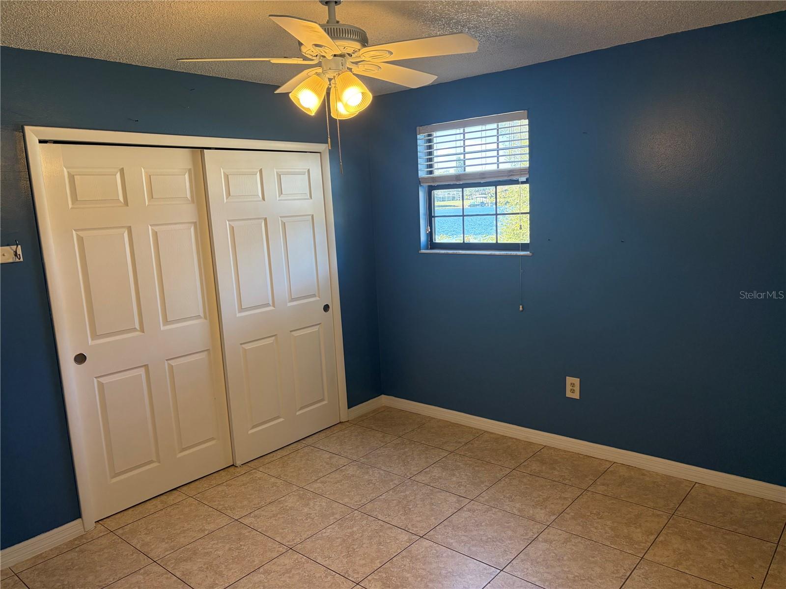 Image 15 of 27 For 910 Lake Destiny Road B