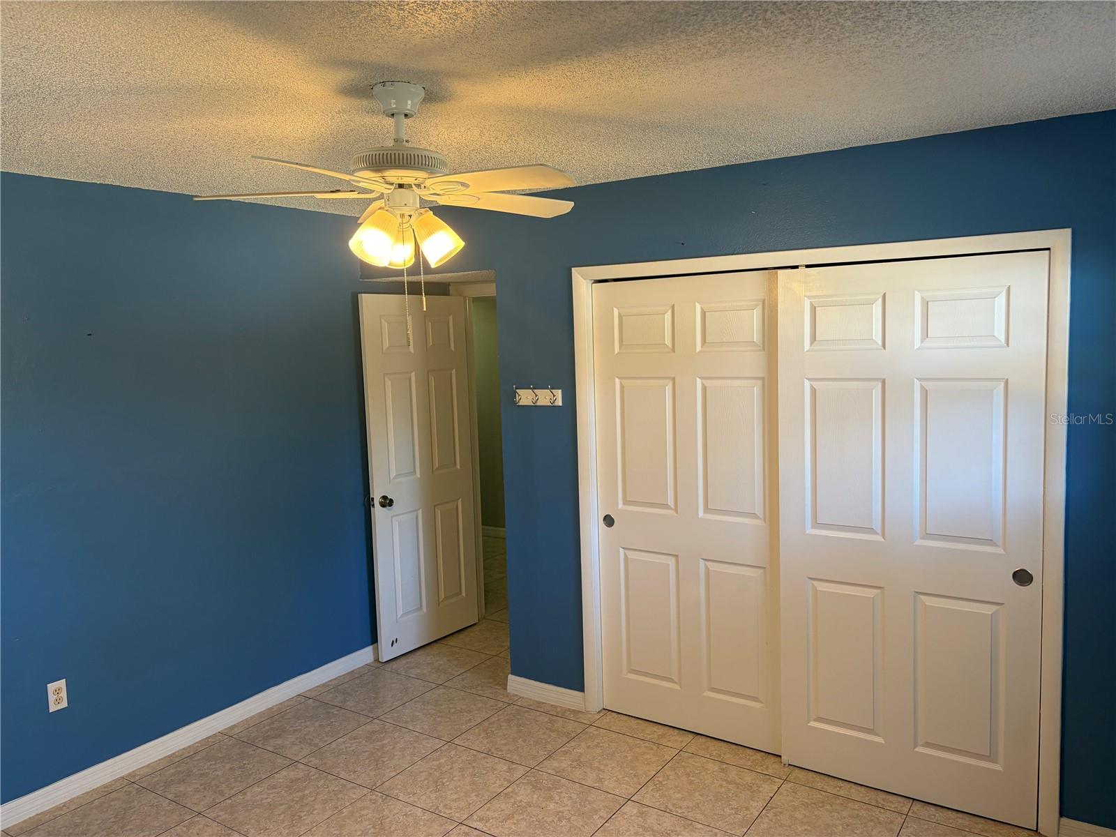 Image 16 of 27 For 910 Lake Destiny Road B