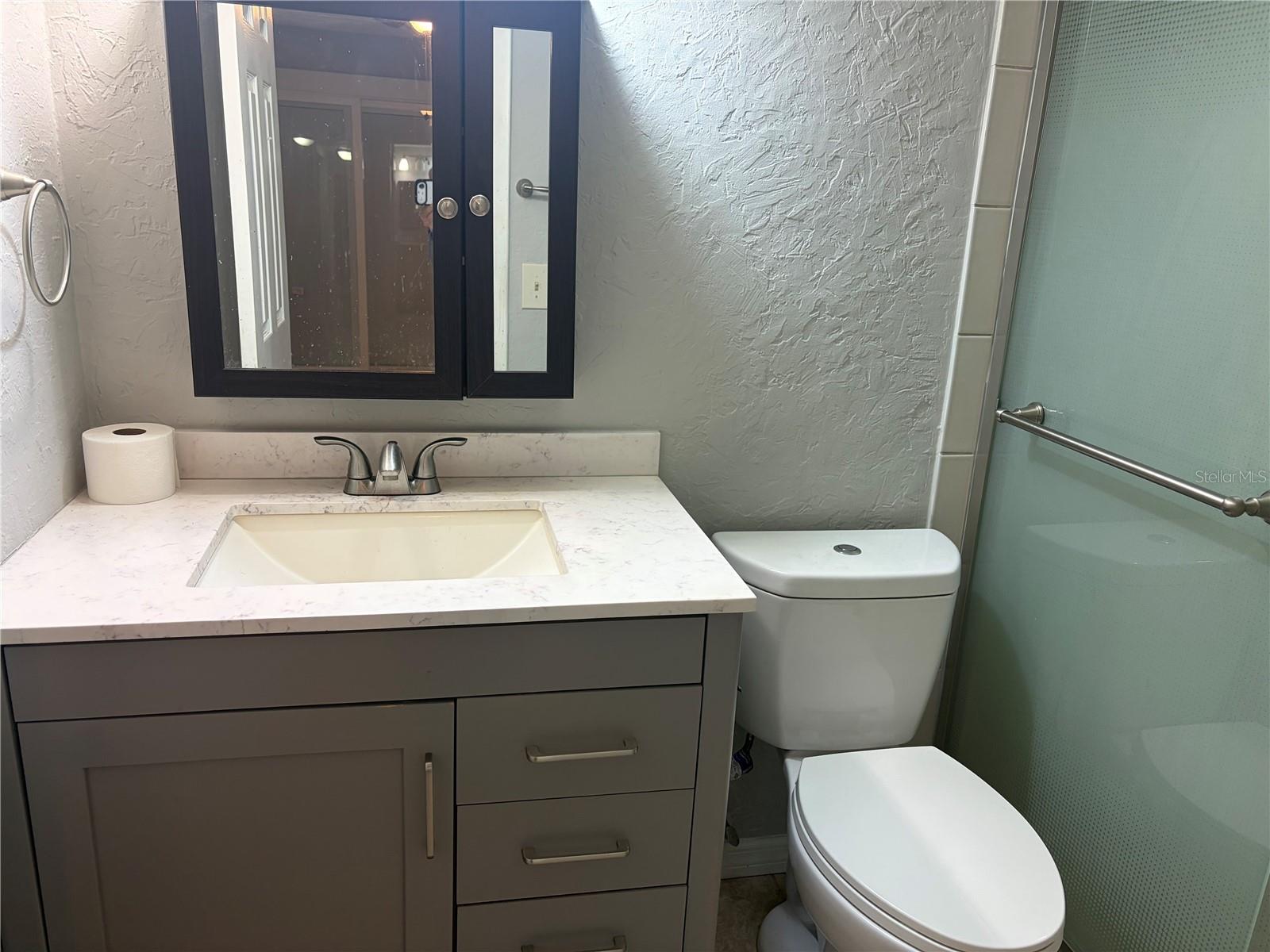 Image 18 of 27 For 910 Lake Destiny Road B