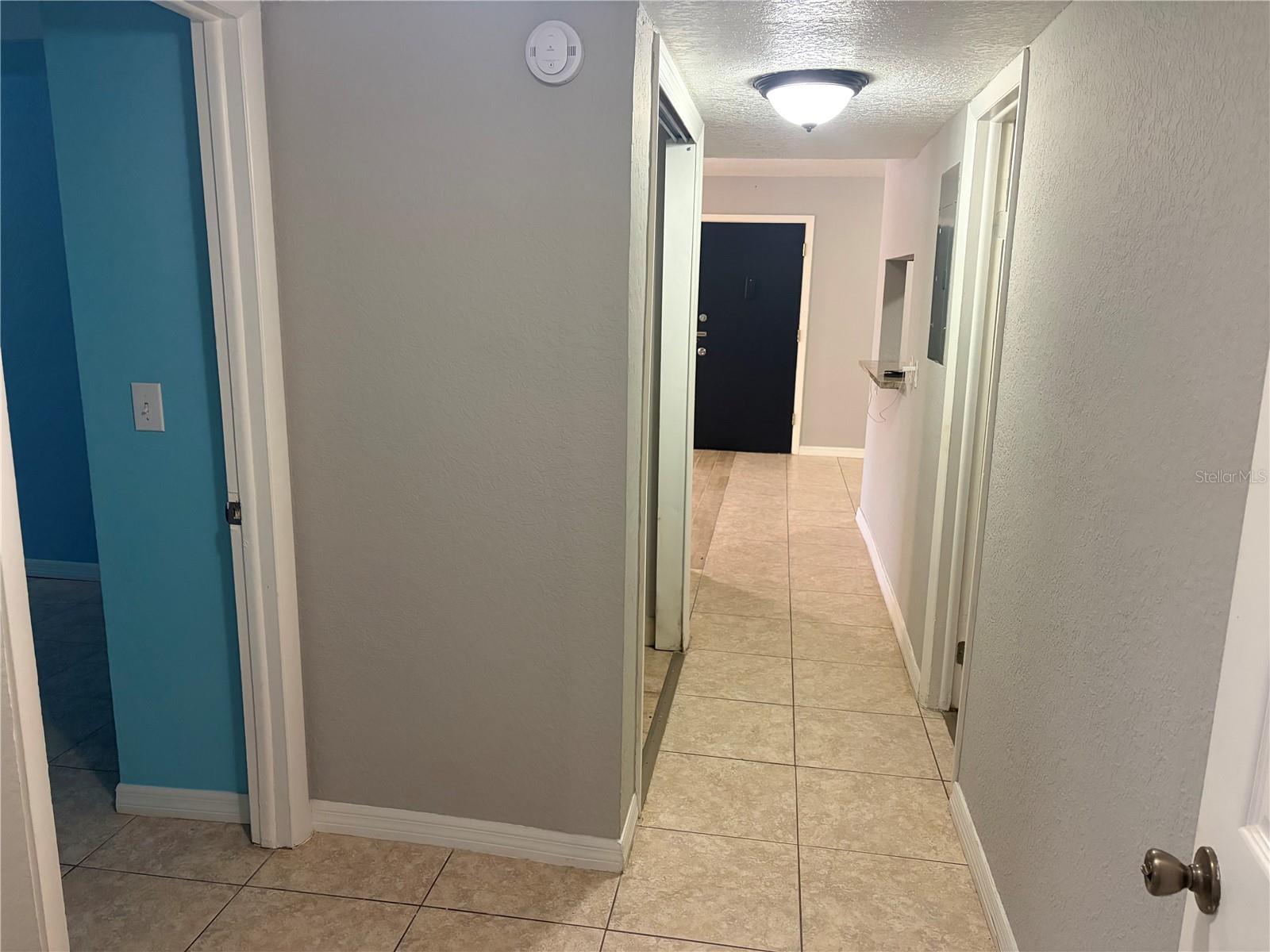 Image 21 of 27 For 910 Lake Destiny Road B