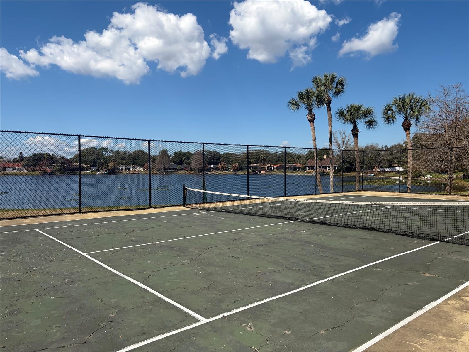 Image 24 of 27 For 910 Lake Destiny Road B