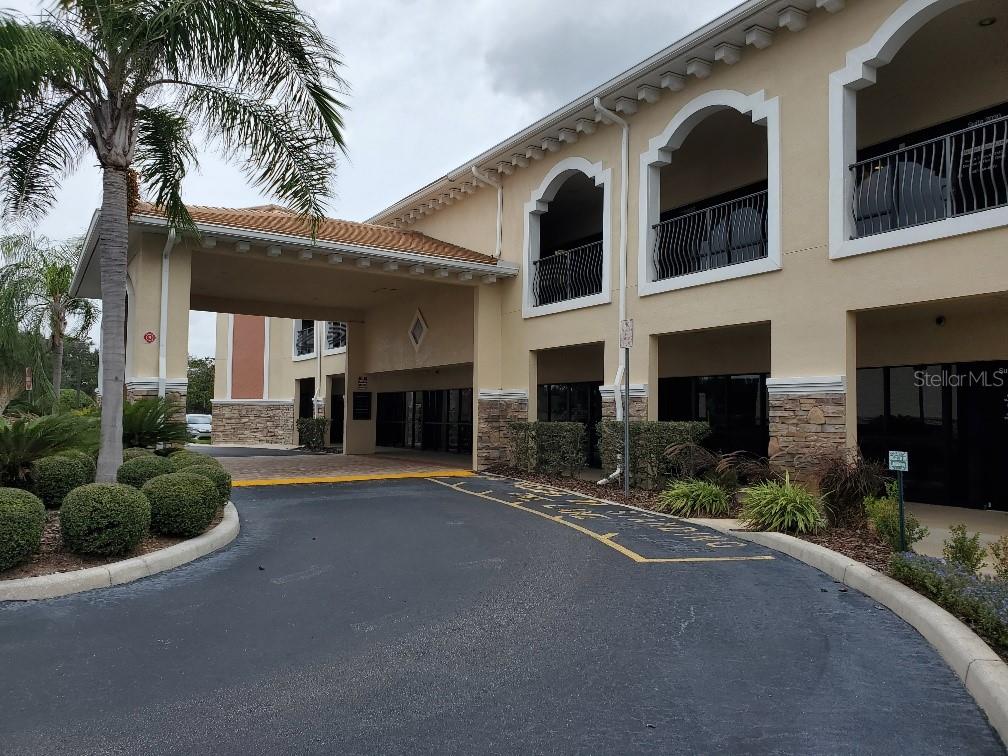 Listing photo id 0 for 2984 Alafaya Trail