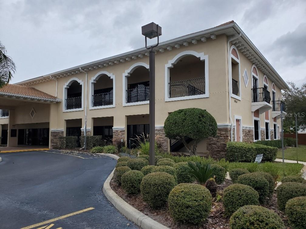 Listing photo id 1 for 2984 Alafaya Trail