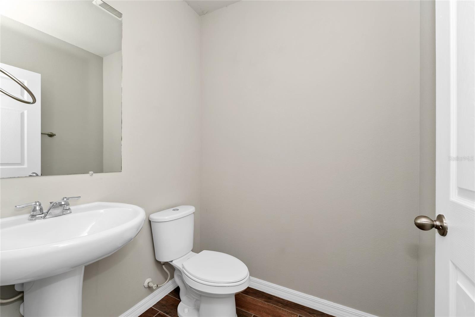 Image 14 of 46 For 3817 Shoveler Avenue