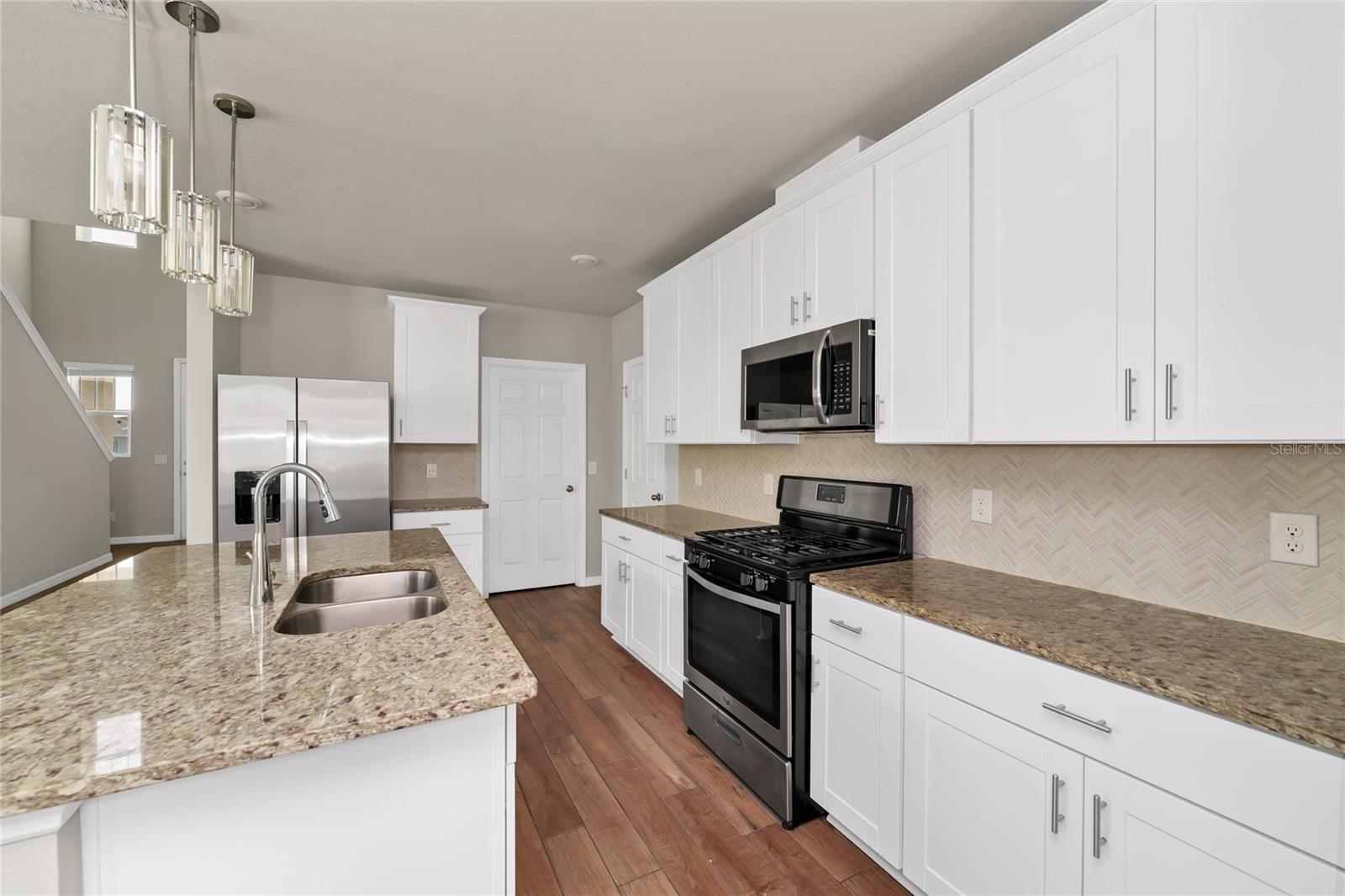 Image 8 of 46 For 3817 Shoveler Avenue