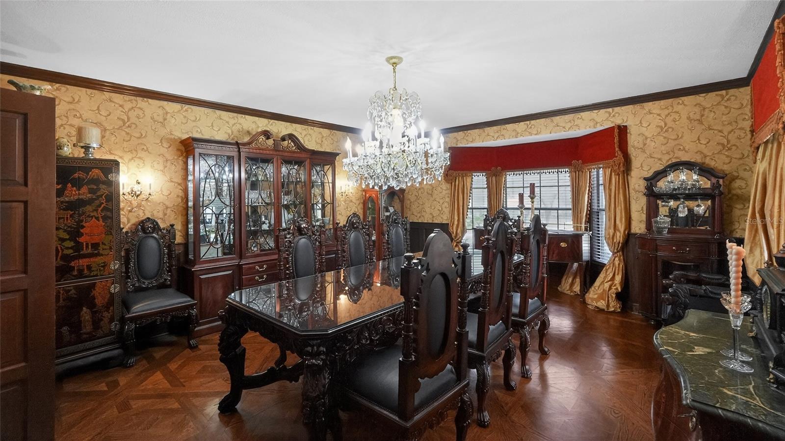 Image 11 of 76 For 810 Sweetwater Club Boulevard