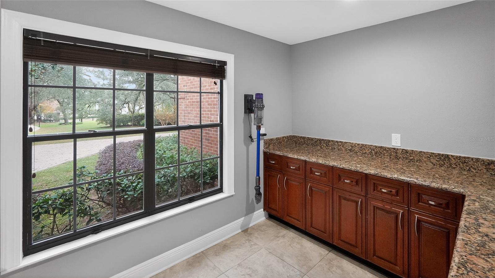 Image 15 of 76 For 810 Sweetwater Club Boulevard