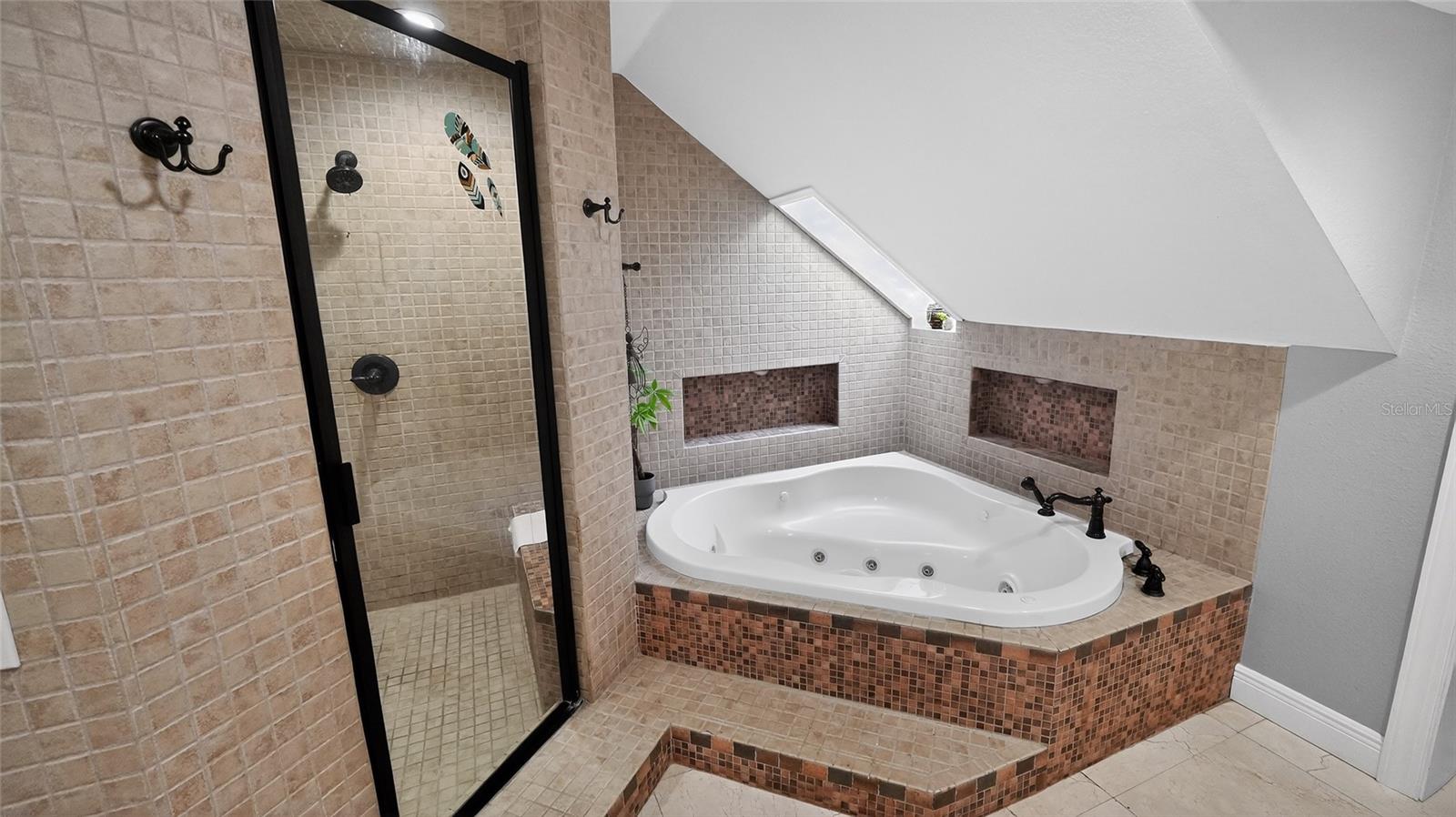 Image 21 of 76 For 810 Sweetwater Club Boulevard