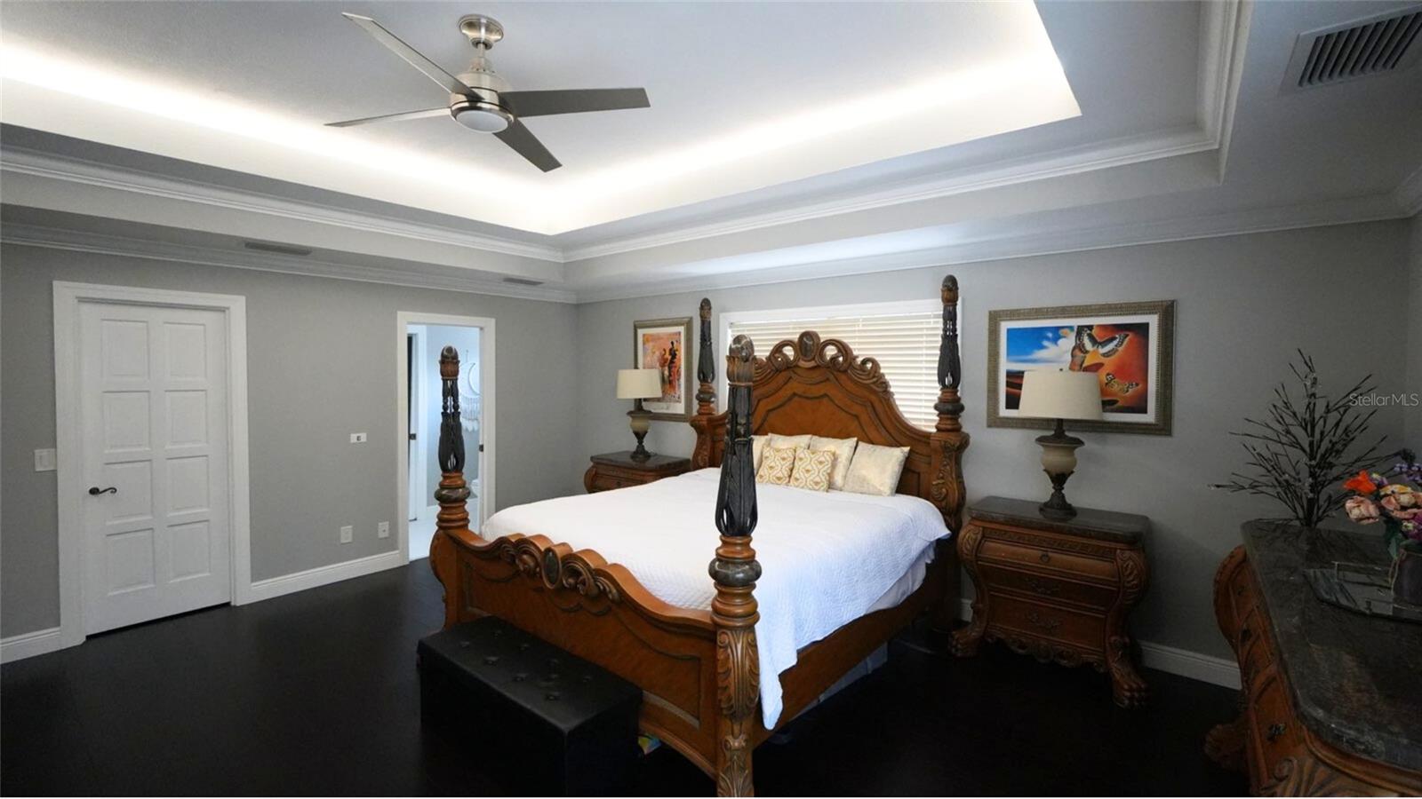 Image 39 of 76 For 810 Sweetwater Club Boulevard