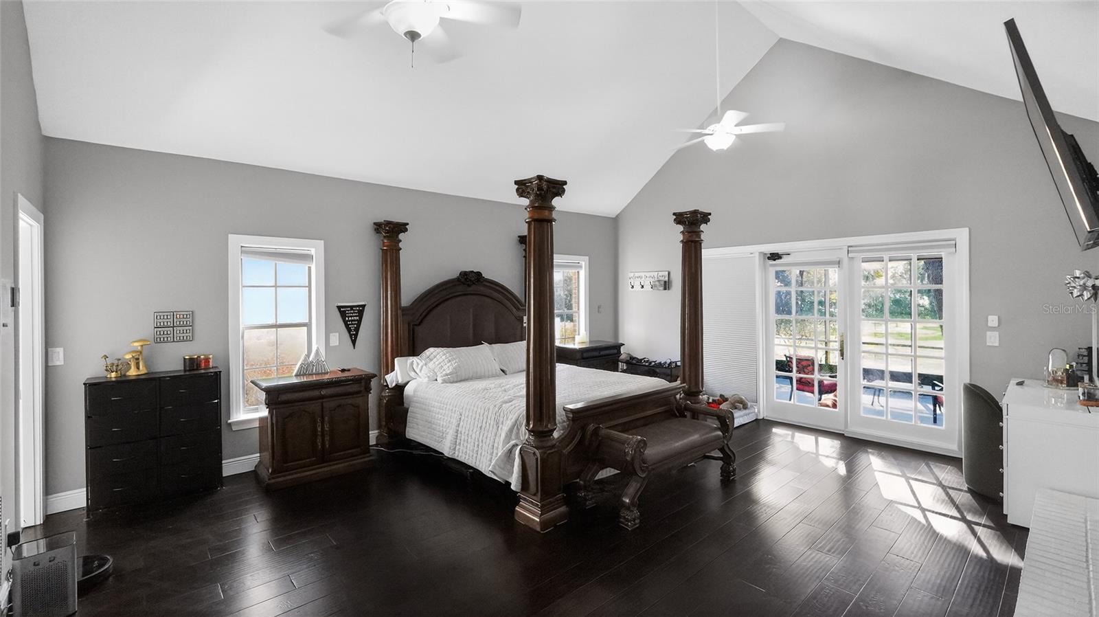 Image 41 of 76 For 810 Sweetwater Club Boulevard