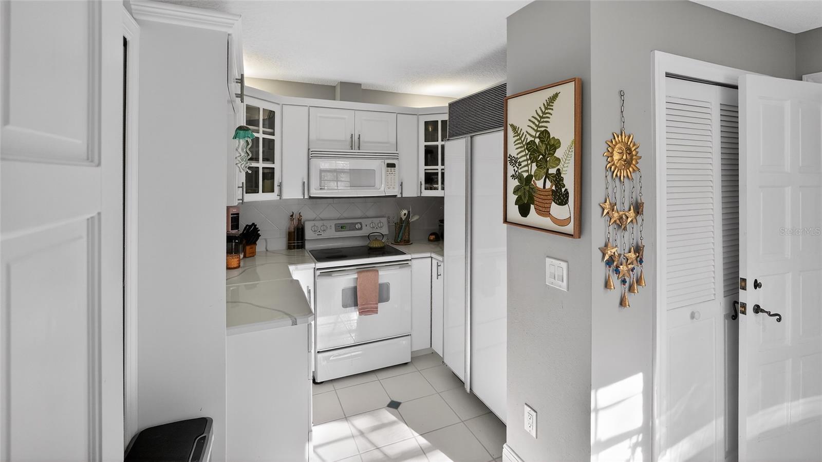 Image 42 of 76 For 810 Sweetwater Club Boulevard