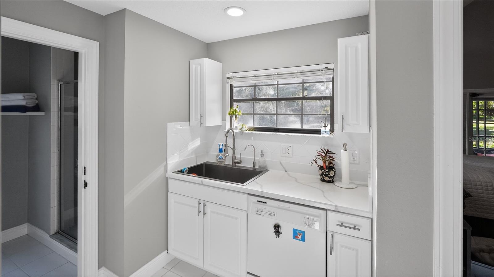 Image 43 of 76 For 810 Sweetwater Club Boulevard