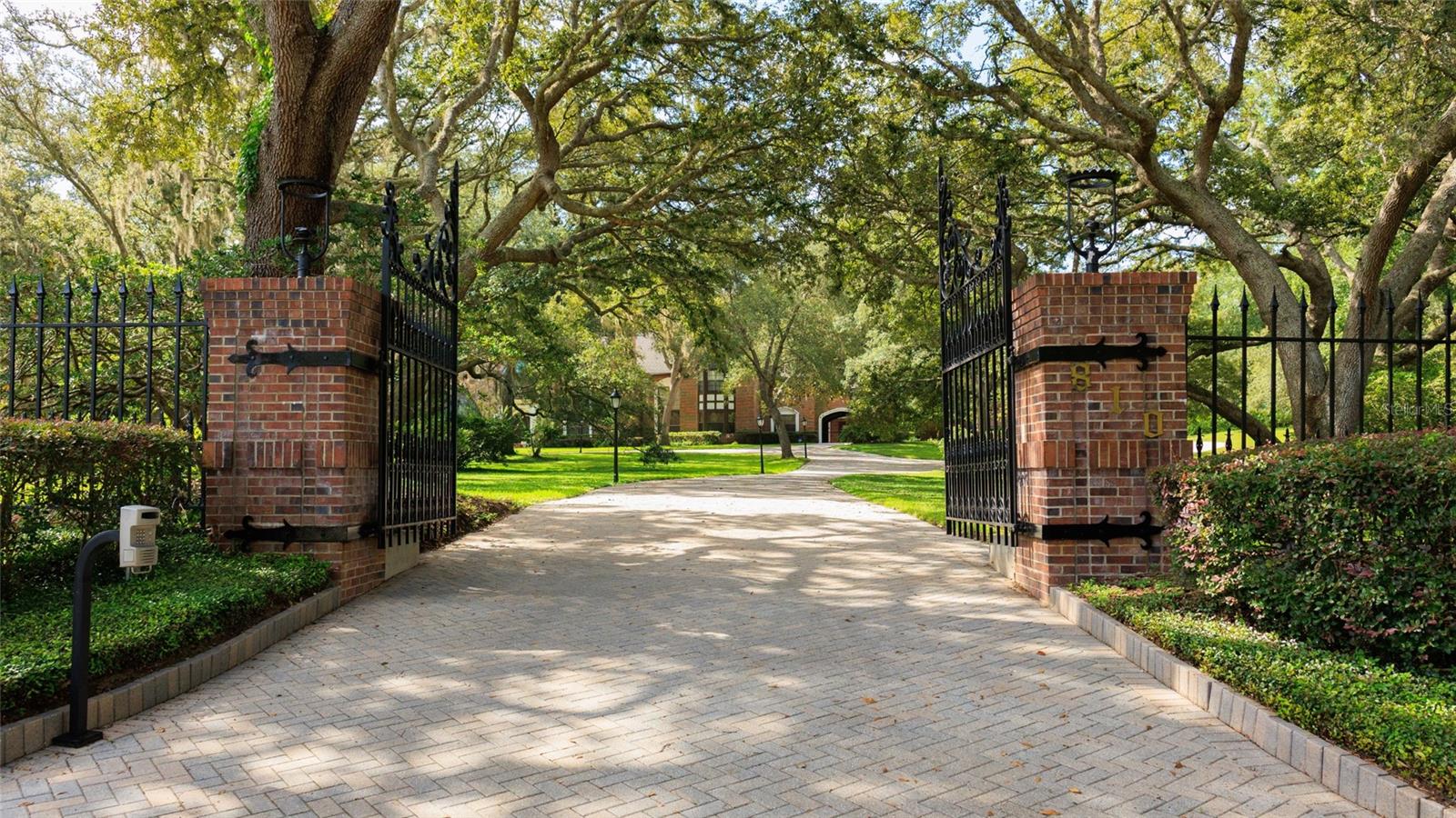 Image 45 of 76 For 810 Sweetwater Club Boulevard