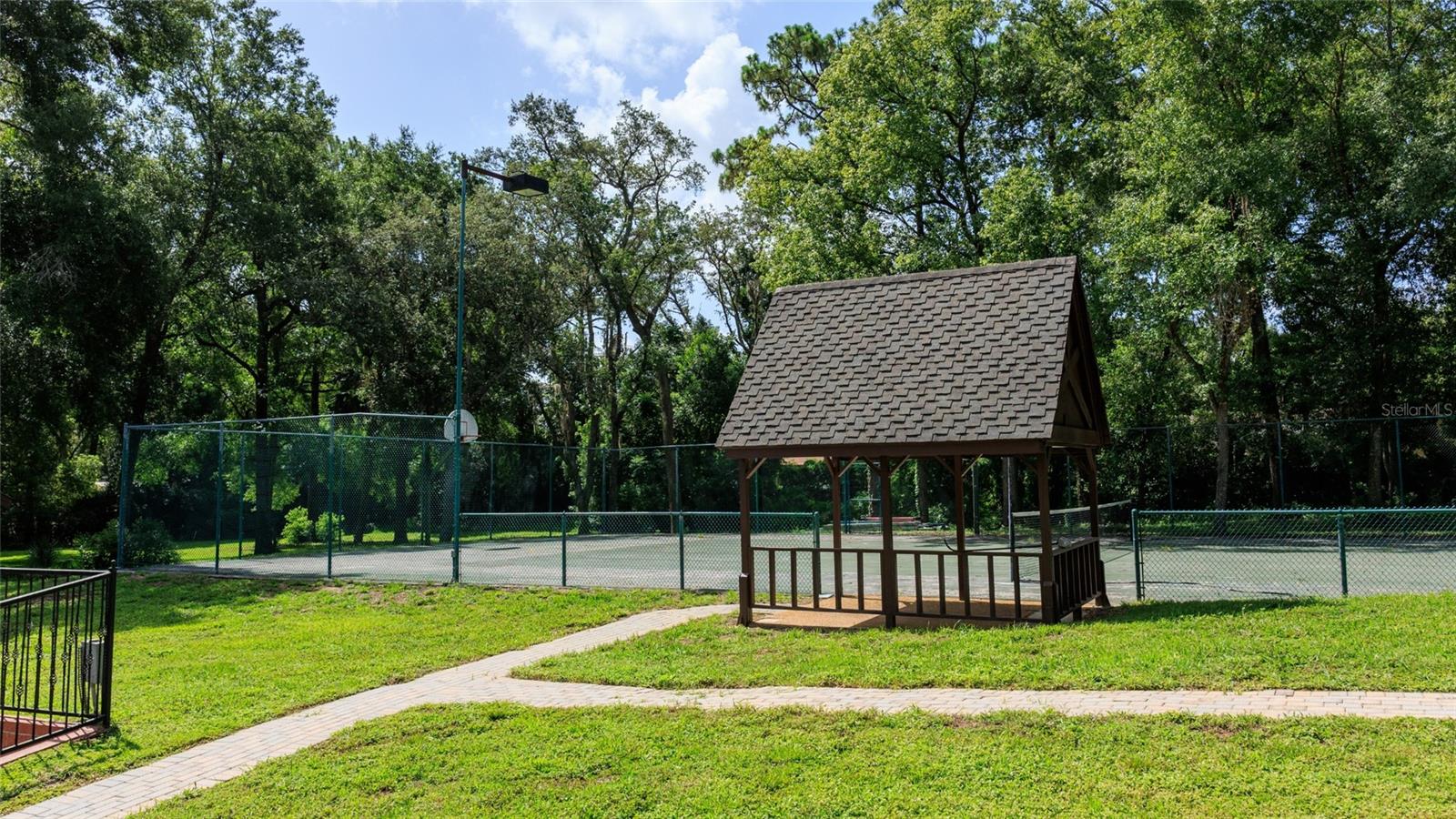 Image 68 of 76 For 810 Sweetwater Club Boulevard