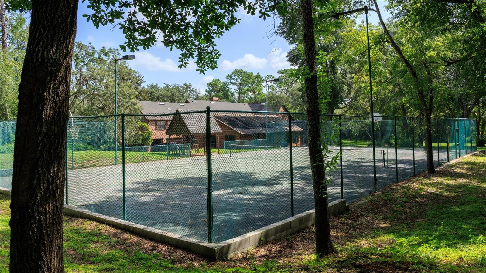 Image 69 of 76 For 810 Sweetwater Club Boulevard