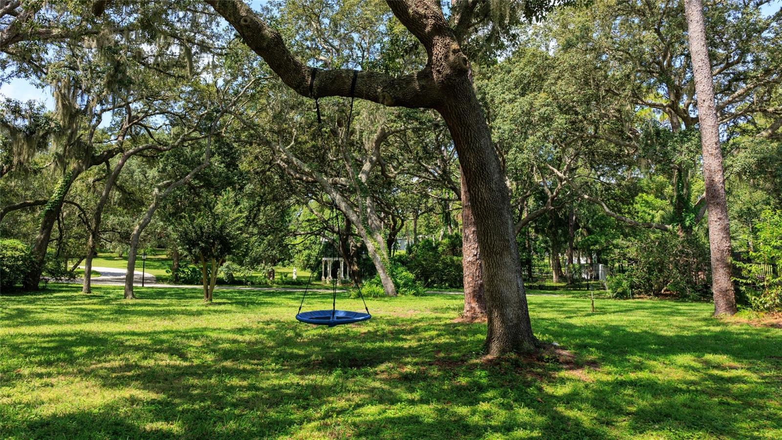 Image 72 of 76 For 810 Sweetwater Club Boulevard