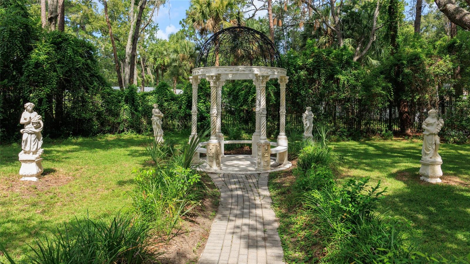 Image 73 of 76 For 810 Sweetwater Club Boulevard