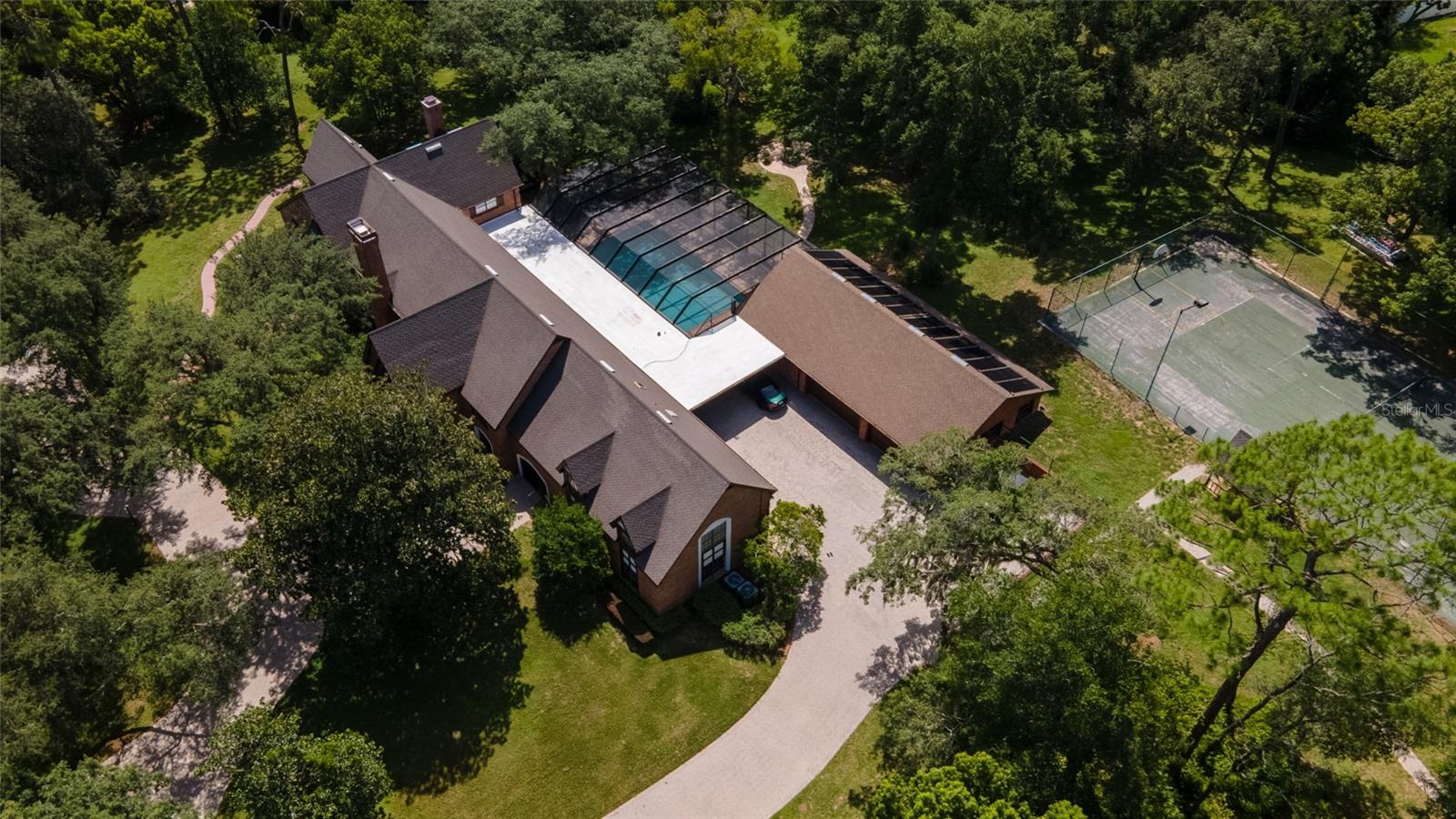 Image 75 of 76 For 810 Sweetwater Club Boulevard