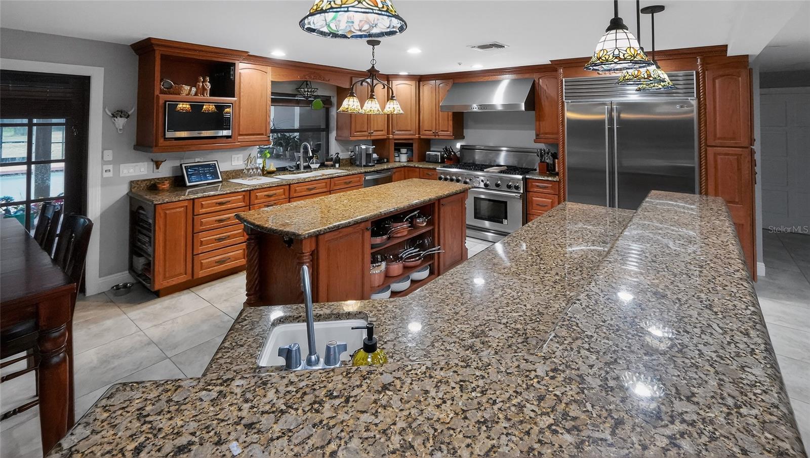 Image 8 of 76 For 810 Sweetwater Club Boulevard