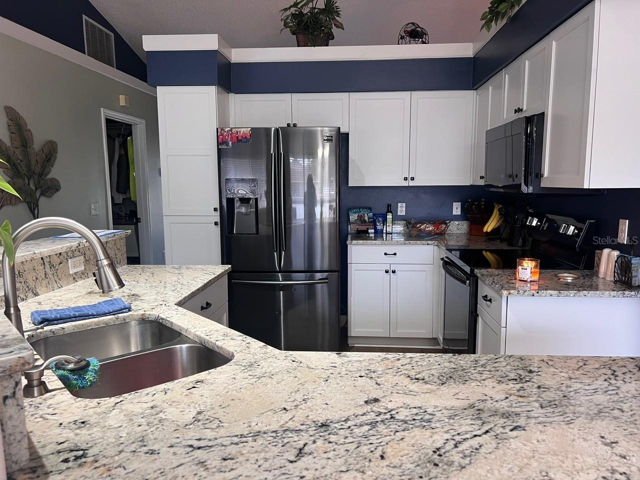 Image 10 of 21 For 869 Sylvia Drive