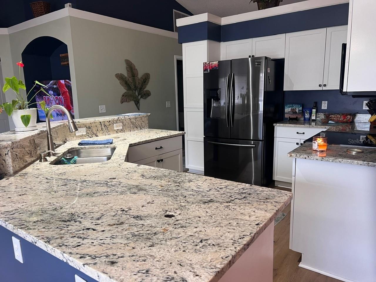 Image 11 of 21 For 869 Sylvia Drive