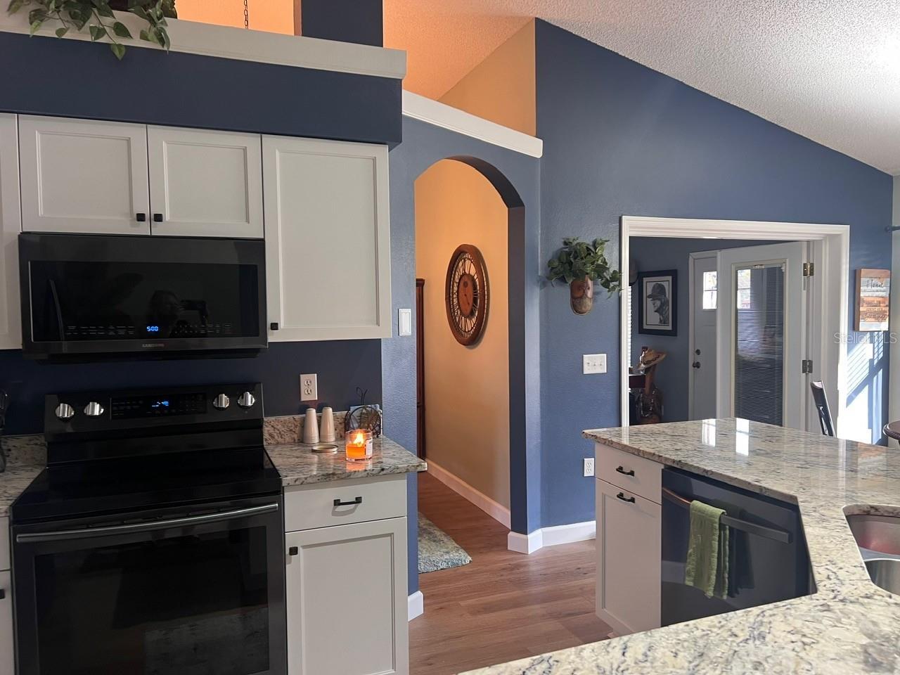 Image 12 of 21 For 869 Sylvia Drive