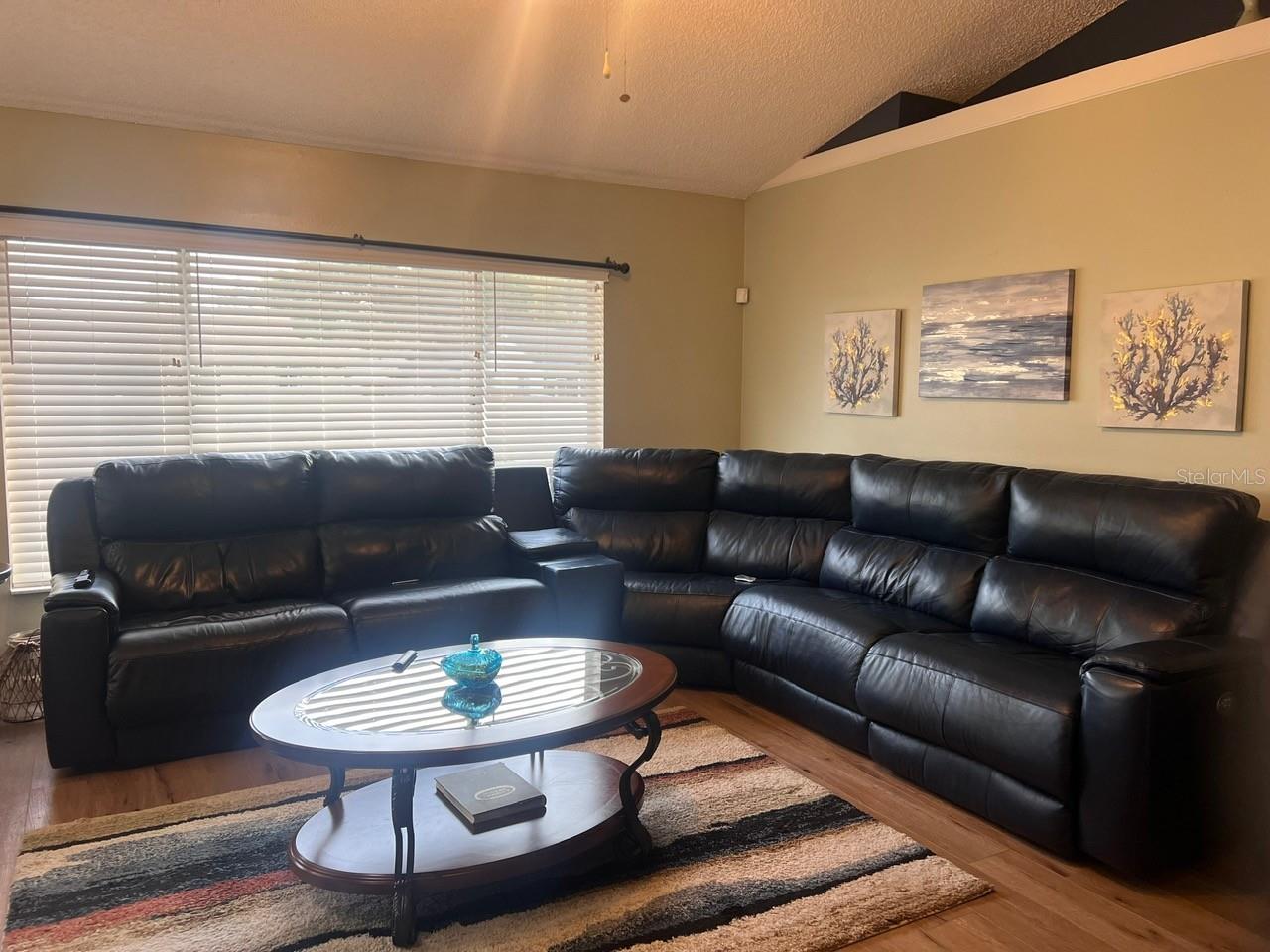 Image 15 of 21 For 869 Sylvia Drive