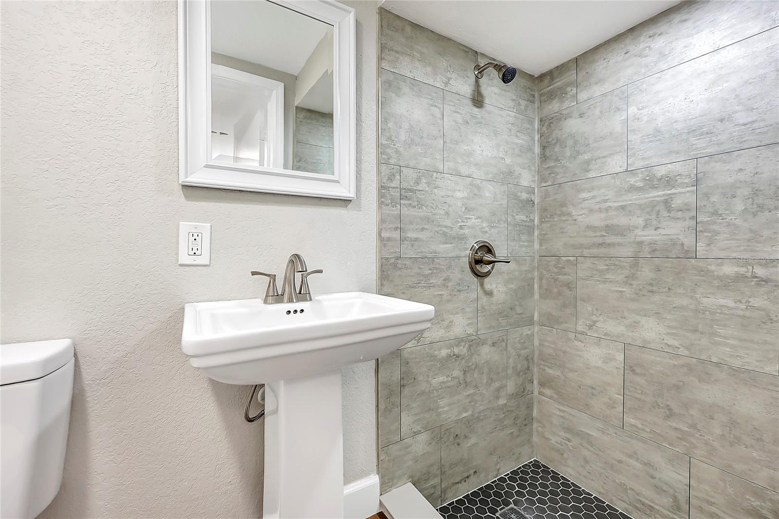 Image 12 of 22 For 417 Fiske Boulevard