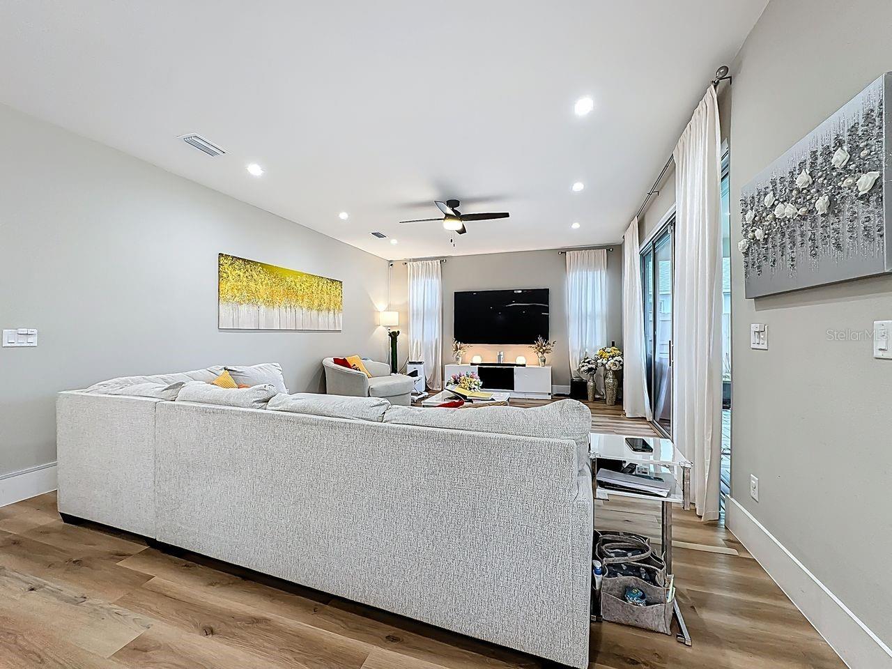 Image 16 of 45 For 2720 Shine Avenue