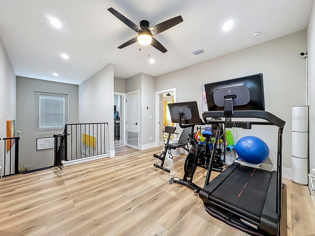 Image 23 of 45 For 2720 Shine Avenue