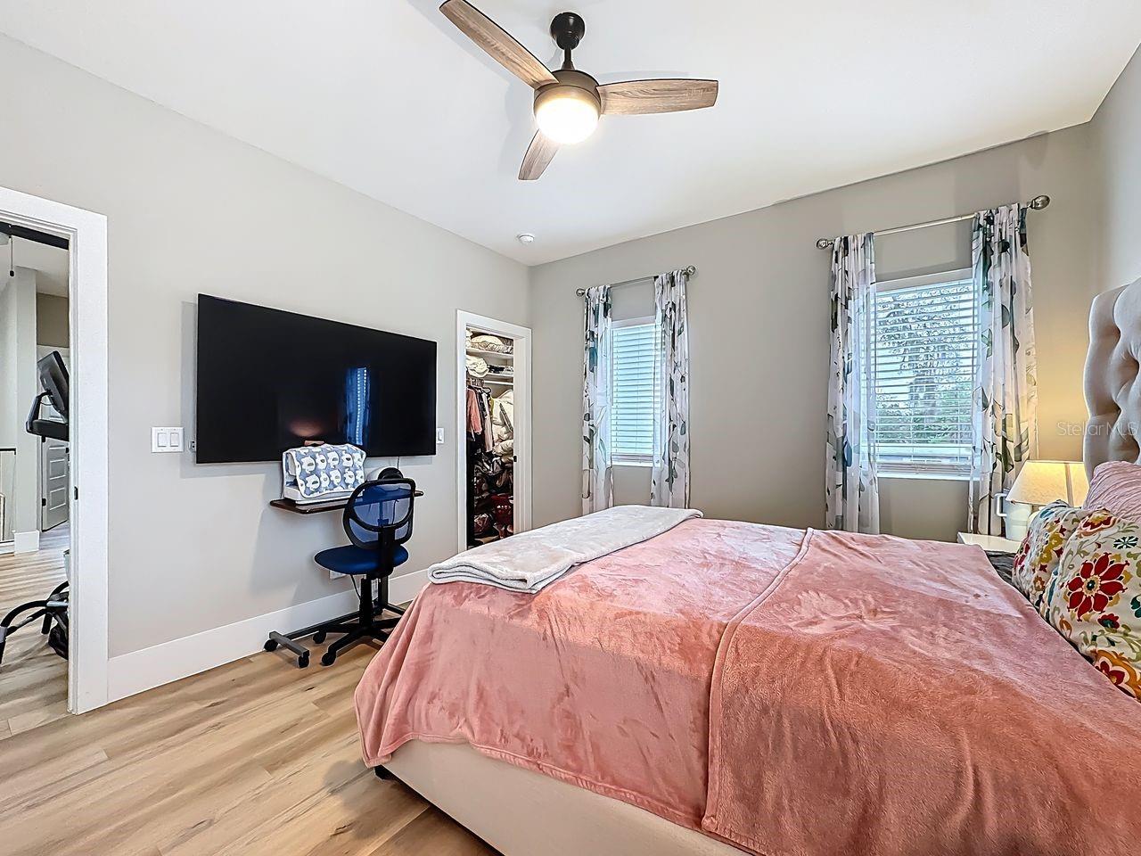 Image 32 of 45 For 2720 Shine Avenue