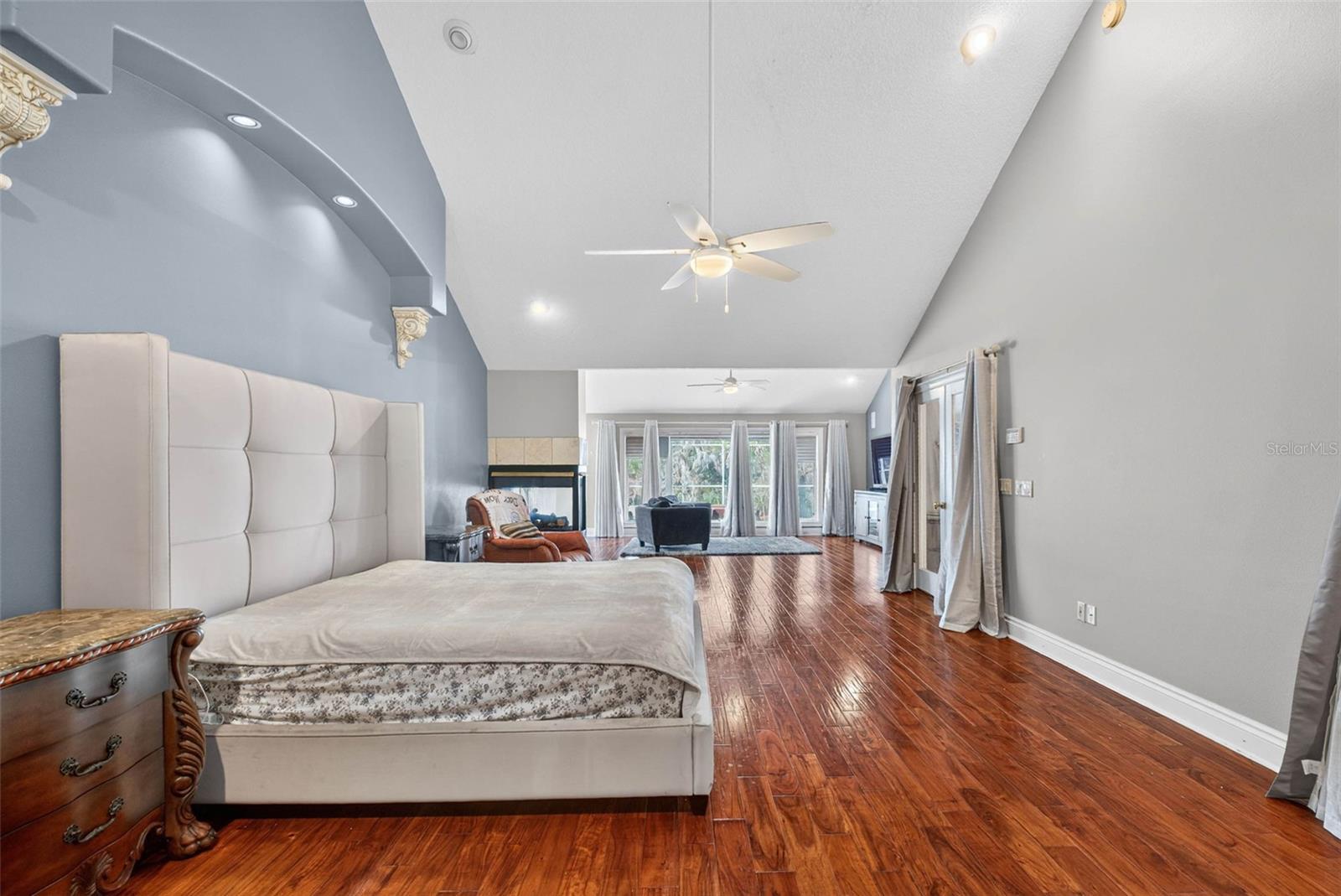 Image 28 of 93 For 1700 Alvarado Court