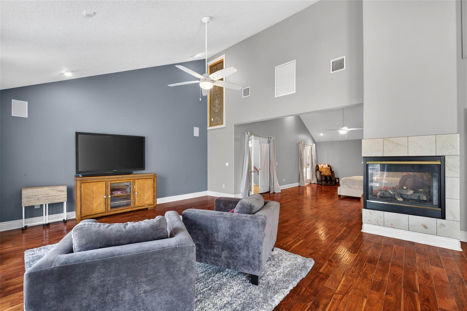 Image 33 of 93 For 1700 Alvarado Court