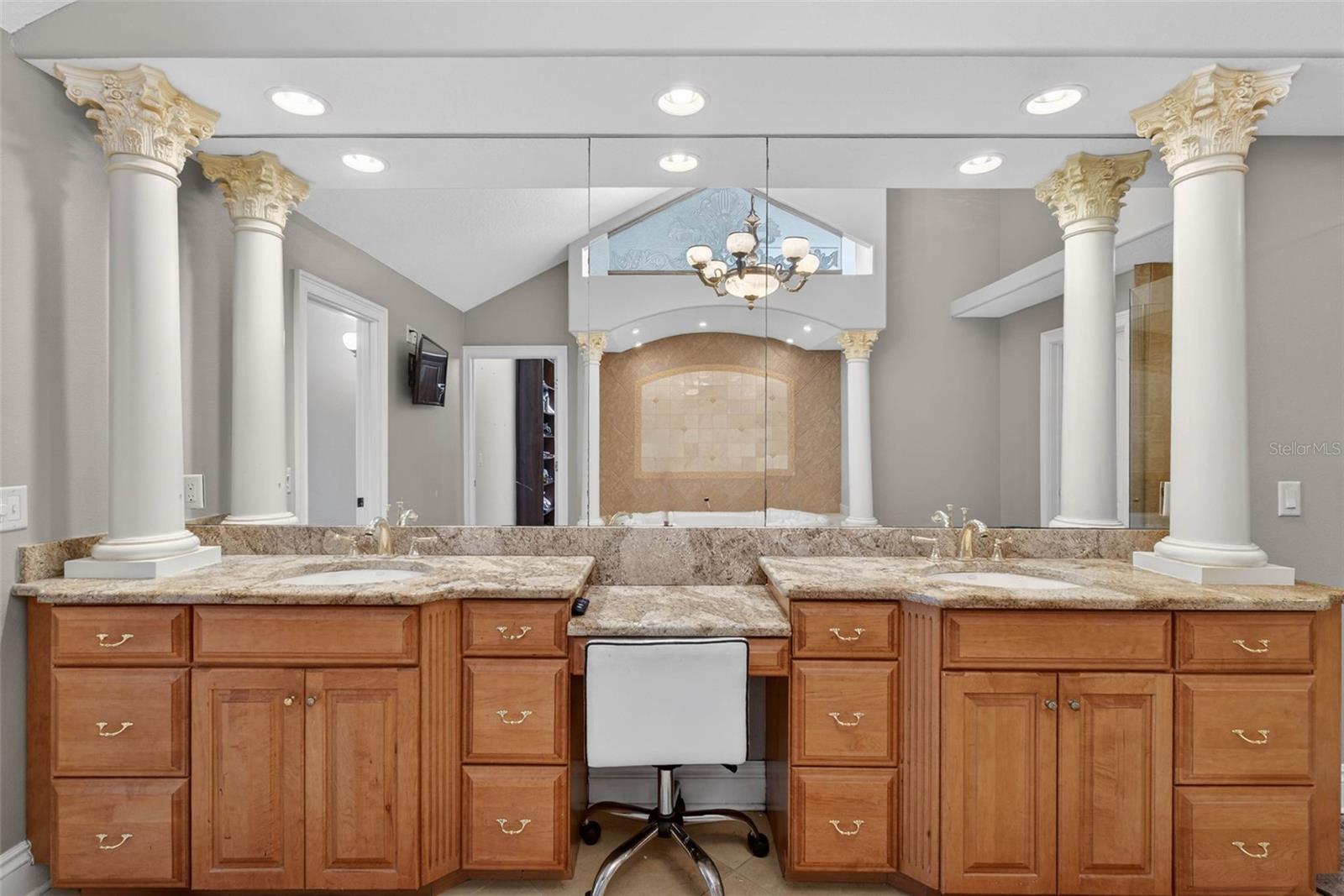 Image 40 of 93 For 1700 Alvarado Court