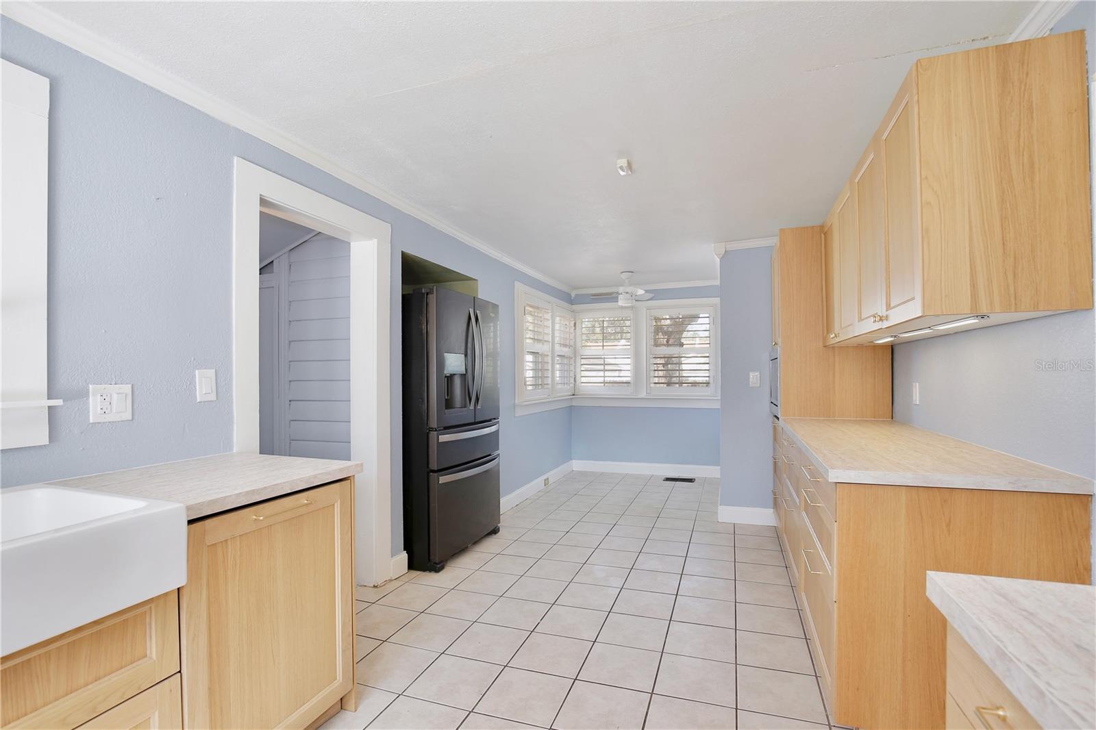 Listing photo id 18 for 2400 Park Avenue