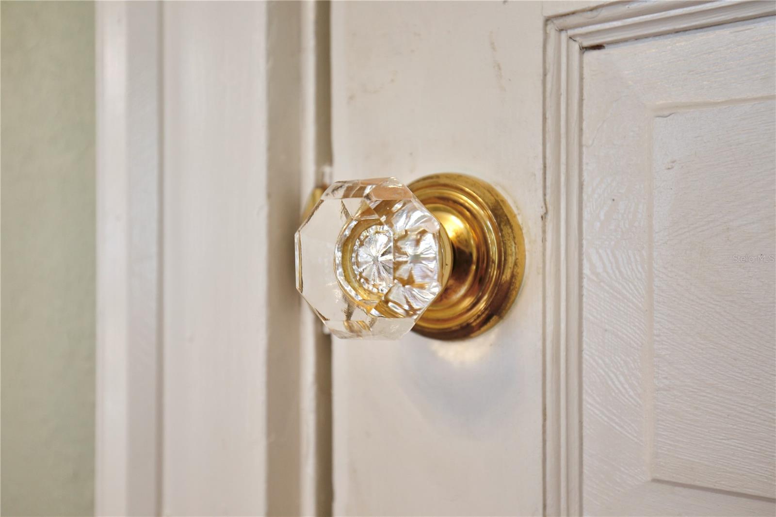 Listing photo id 23 for 2400 Park Avenue