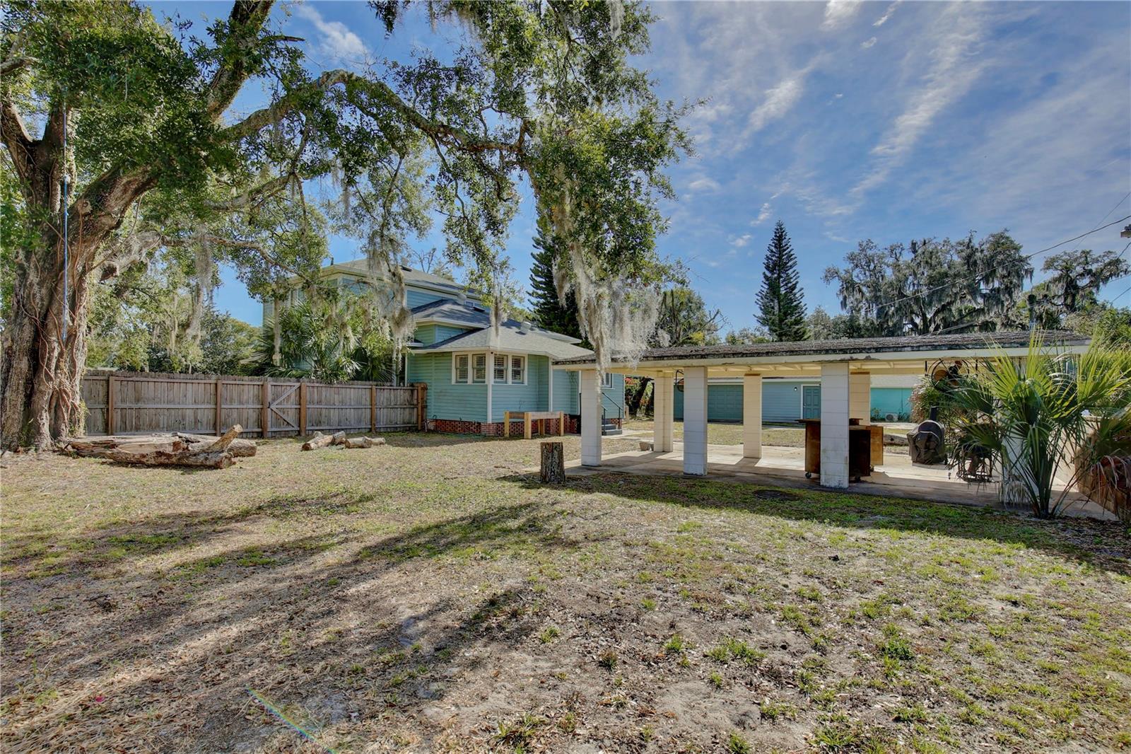 Listing photo id 37 for 2400 Park Avenue