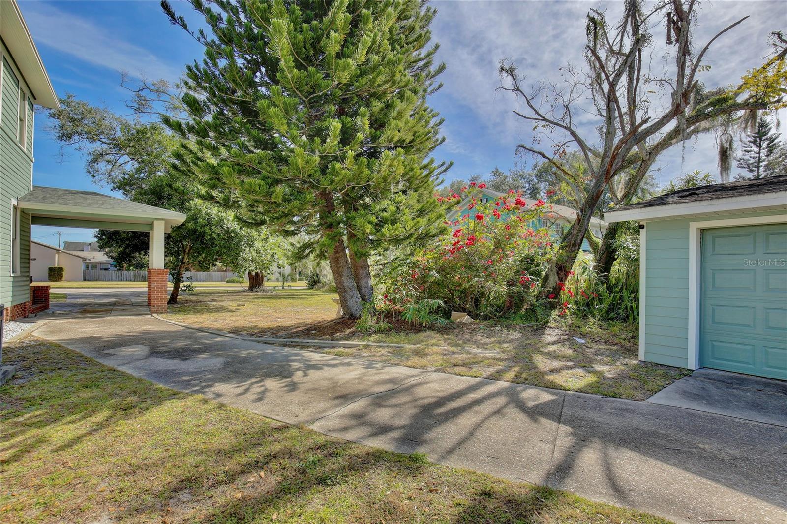 Listing photo id 45 for 2400 Park Avenue