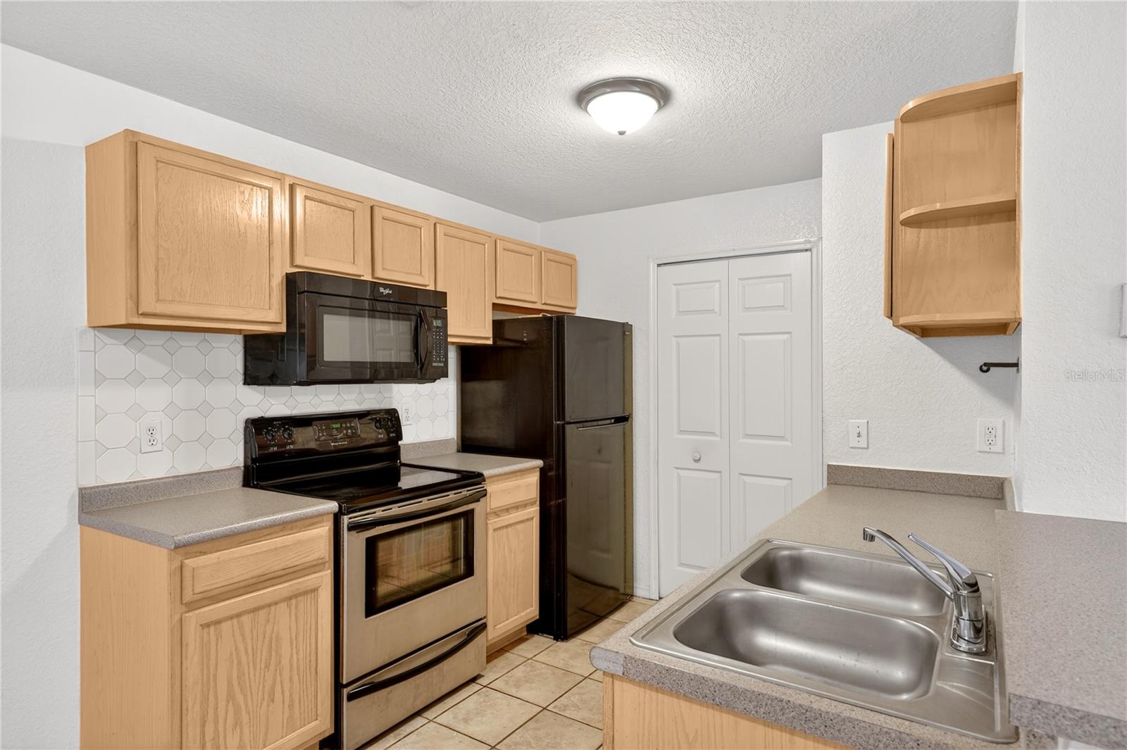 Image 12 of 38 For 8915 Latrec Ave  2203