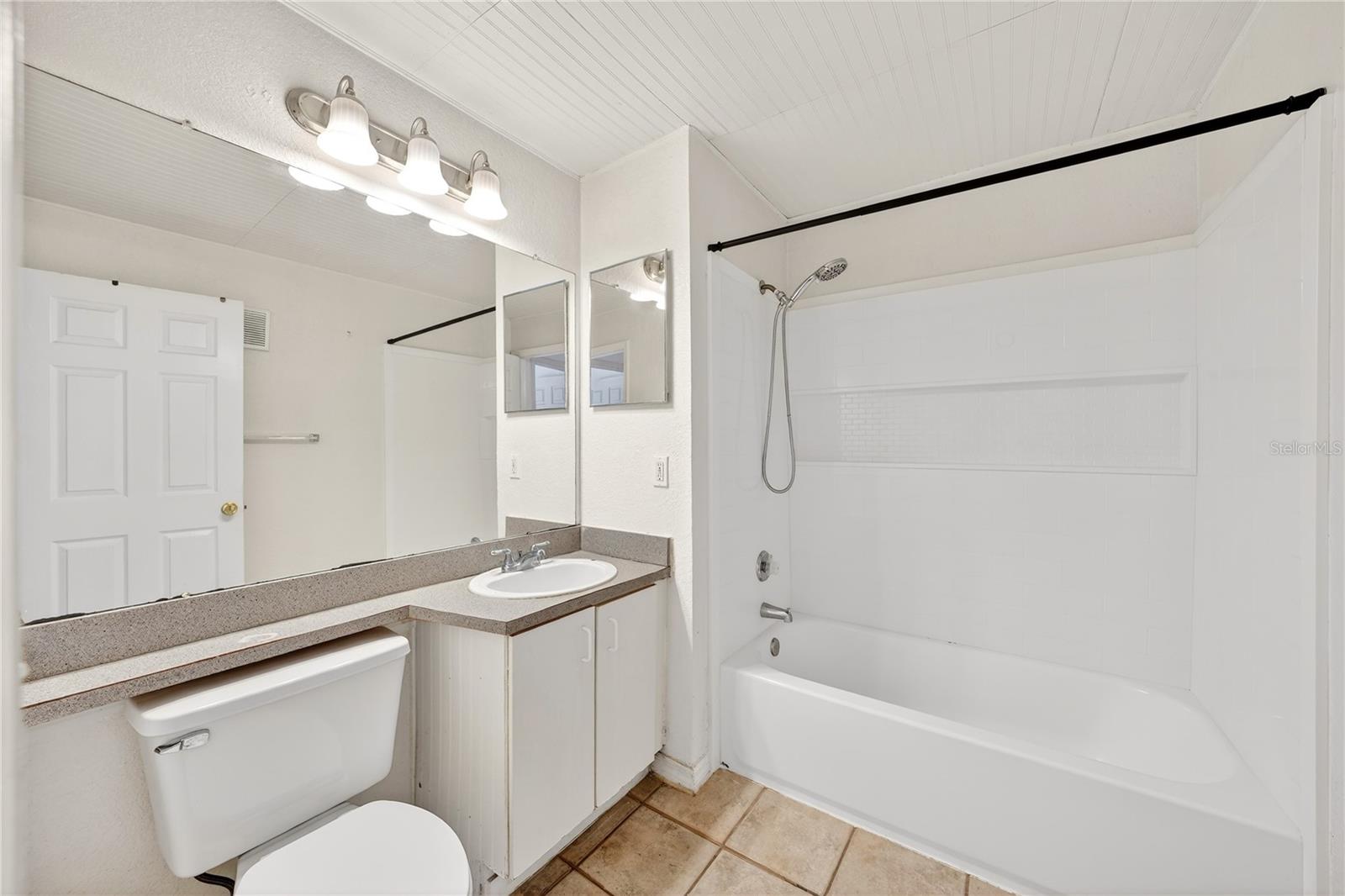 Image 22 of 38 For 8915 Latrec Ave  2203