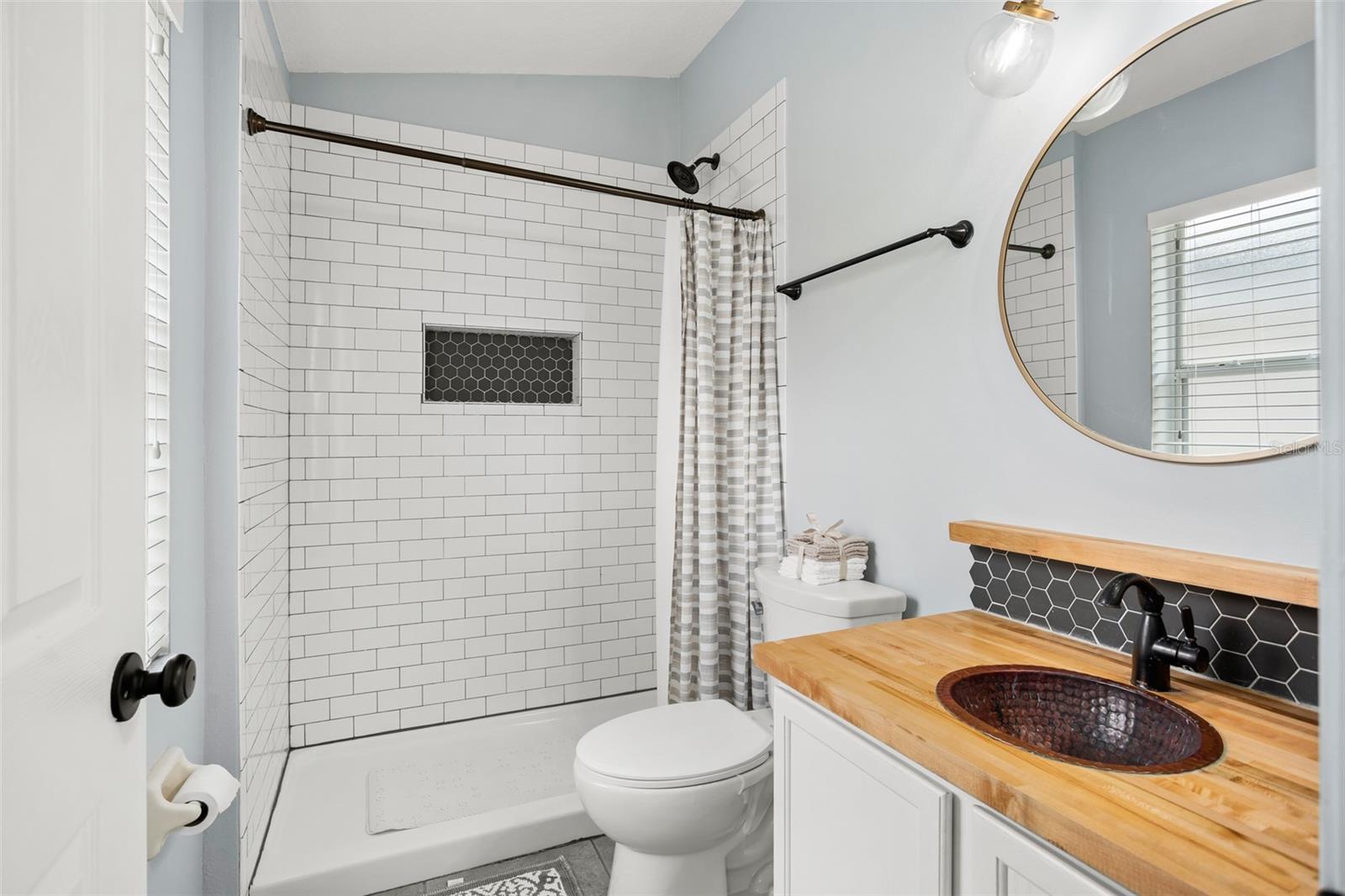 Image 20 of 27 For 1323 Daniels Cove Drive