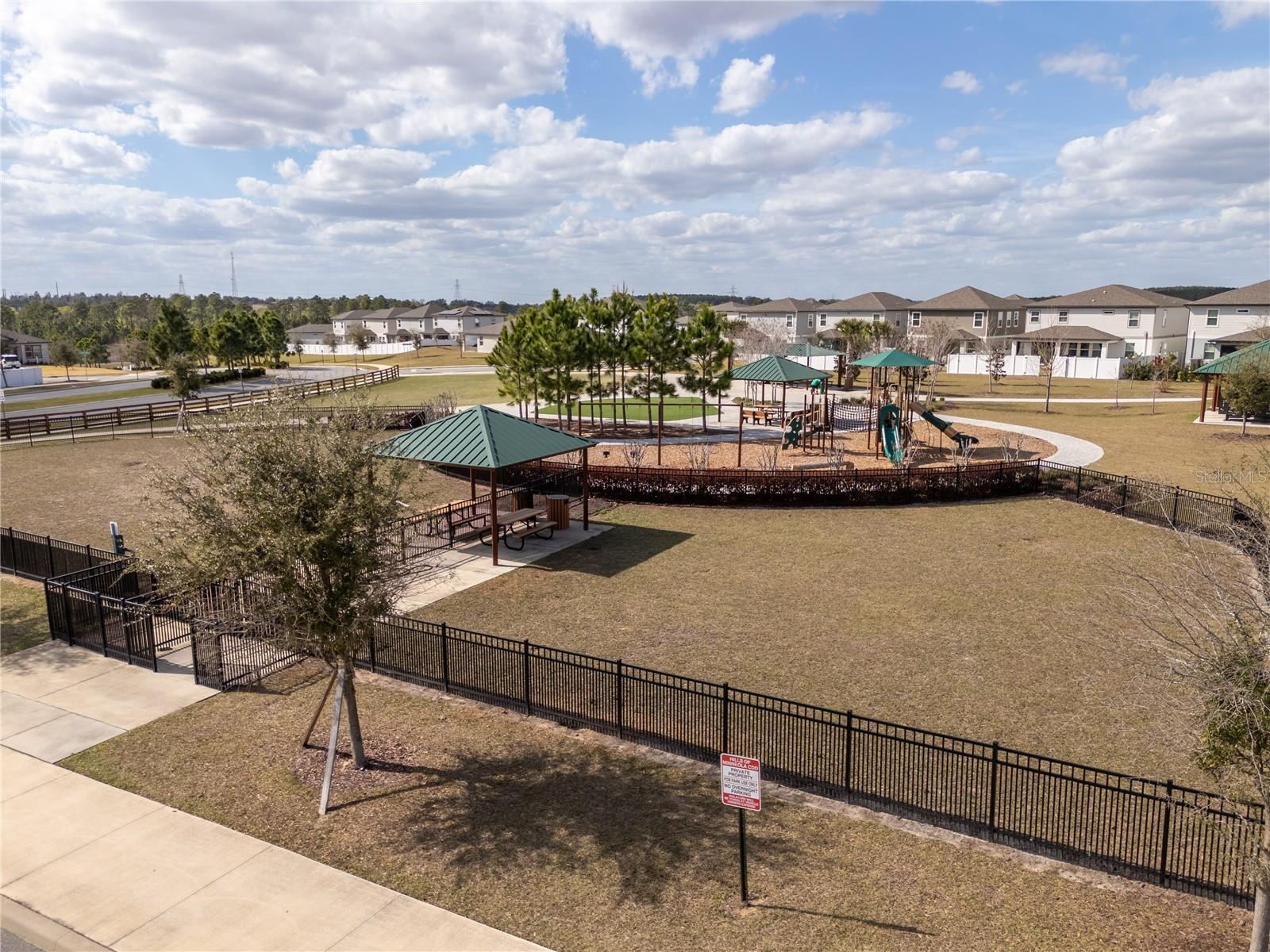 Image 25 of 100 For 2352 Mystic Maze Lane