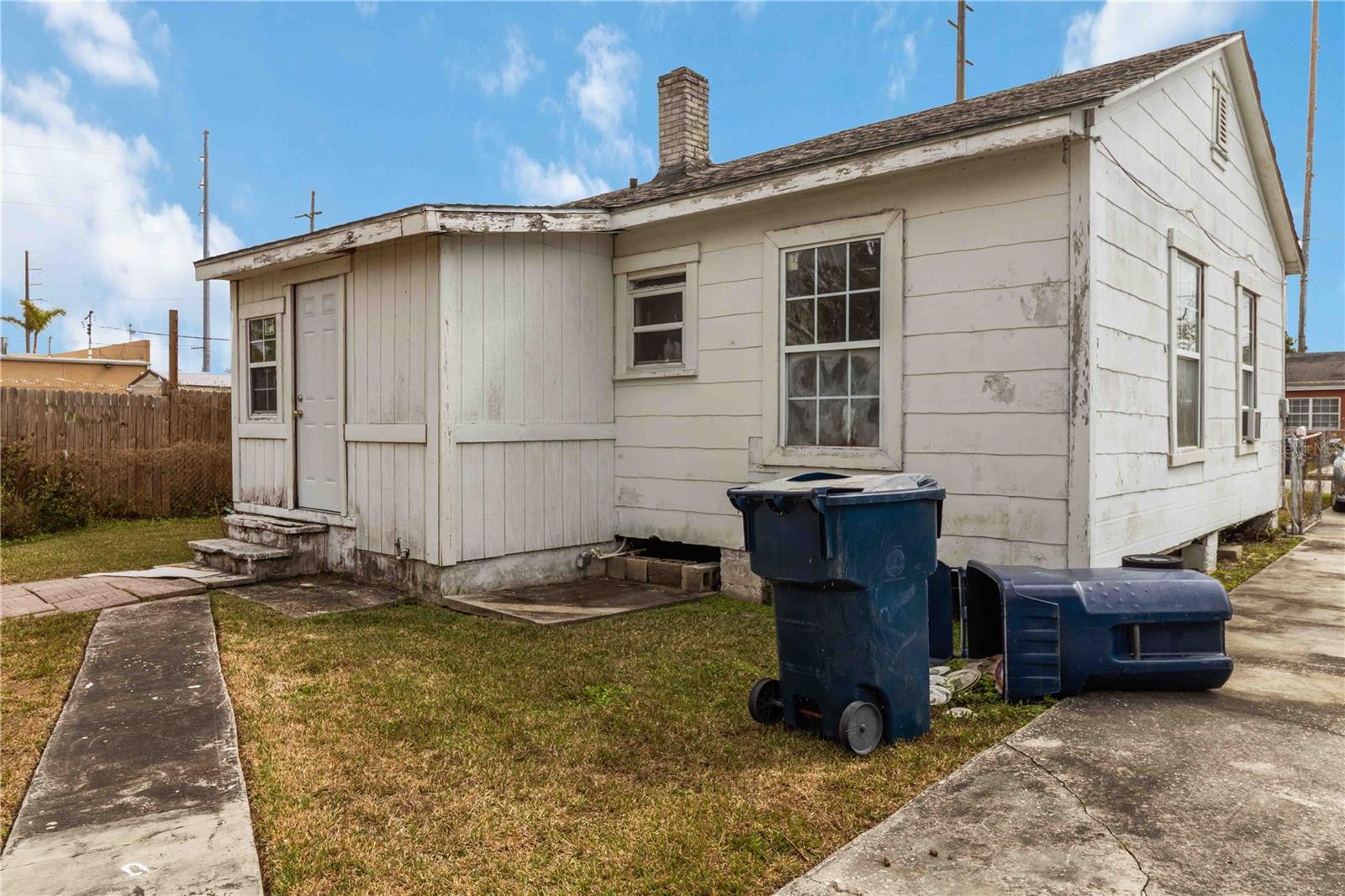 Image 16 of 19 For 2014 Hemlock Street