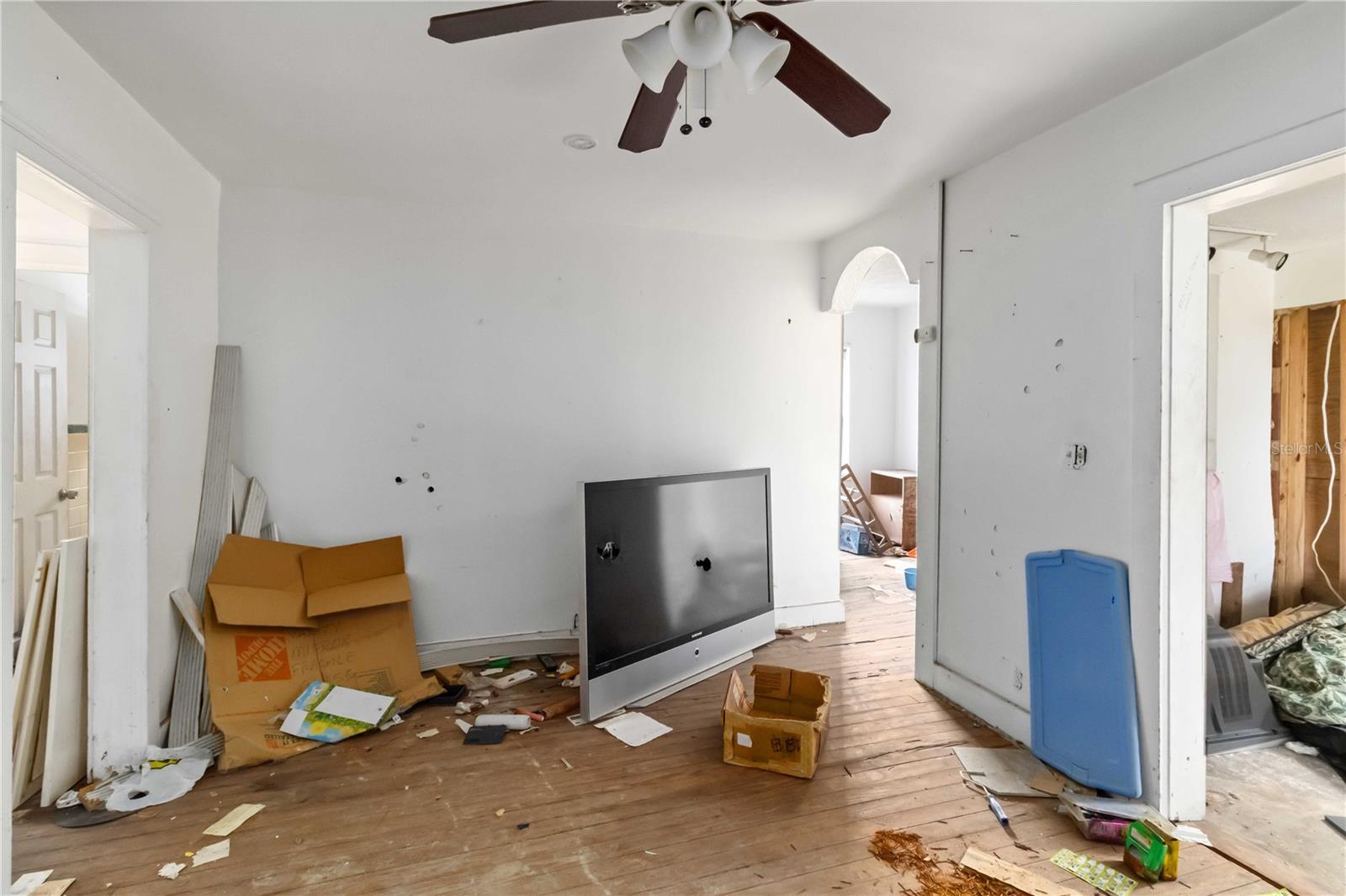 Image 2 of 19 For 2014 Hemlock Street