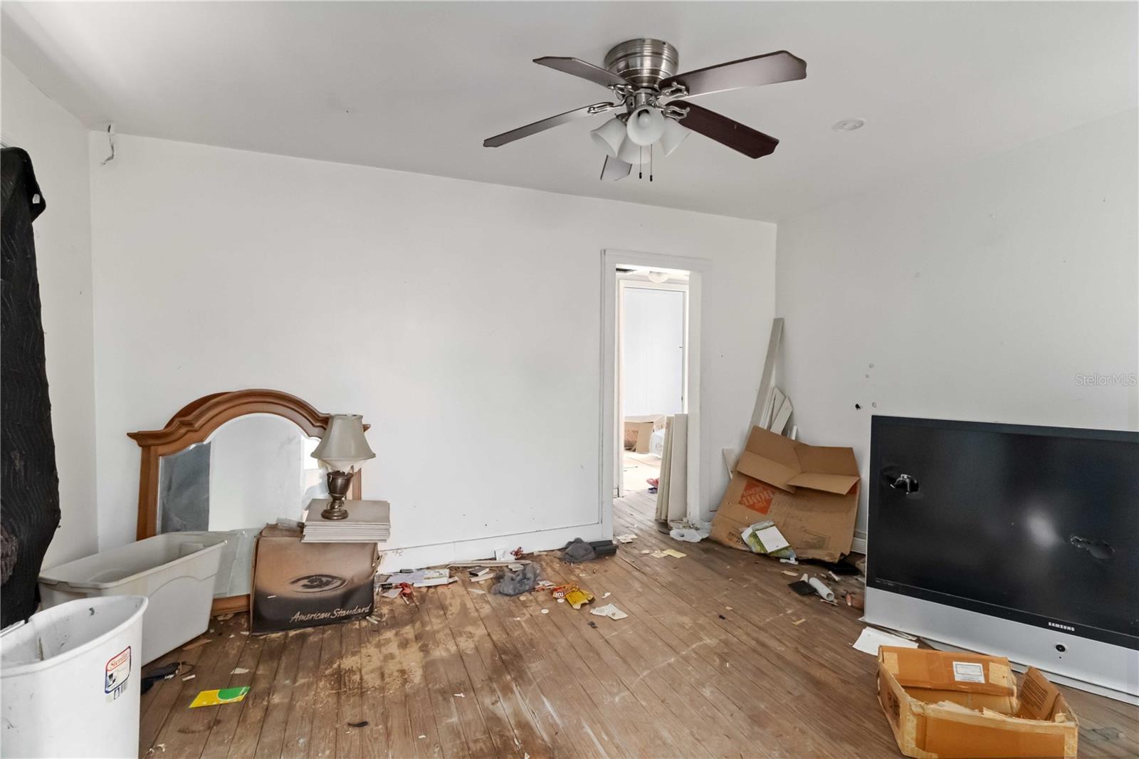 Image 3 of 19 For 2014 Hemlock Street