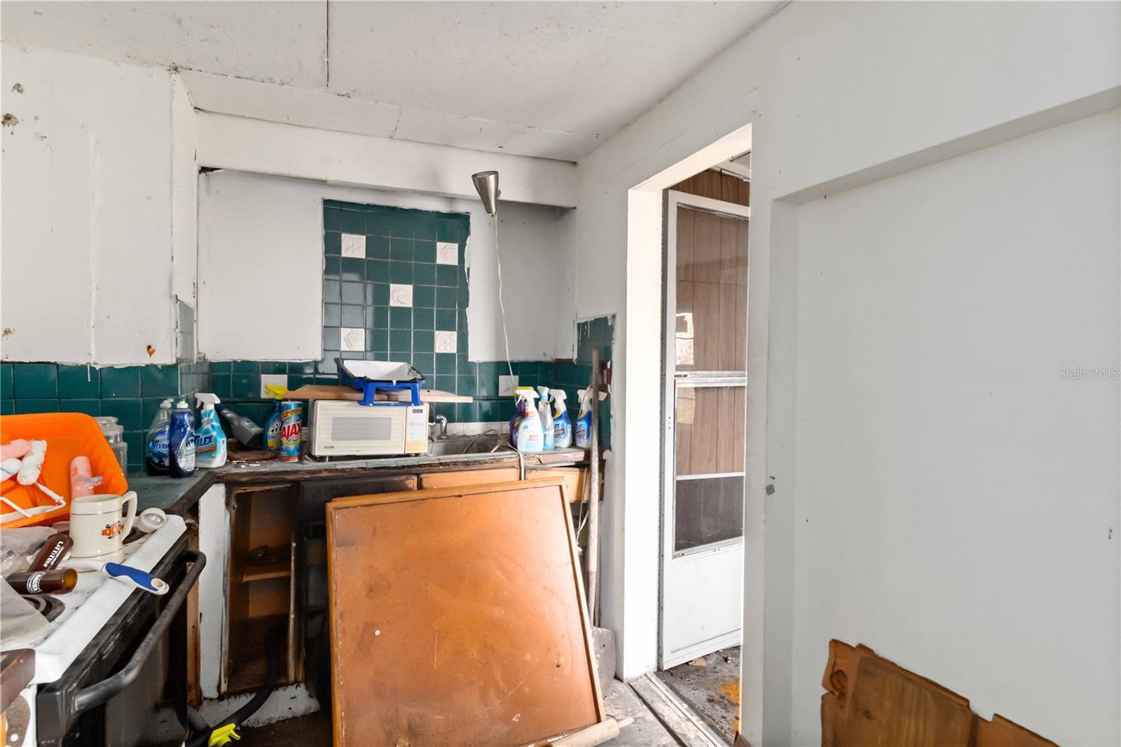 Image 8 of 19 For 2014 Hemlock Street