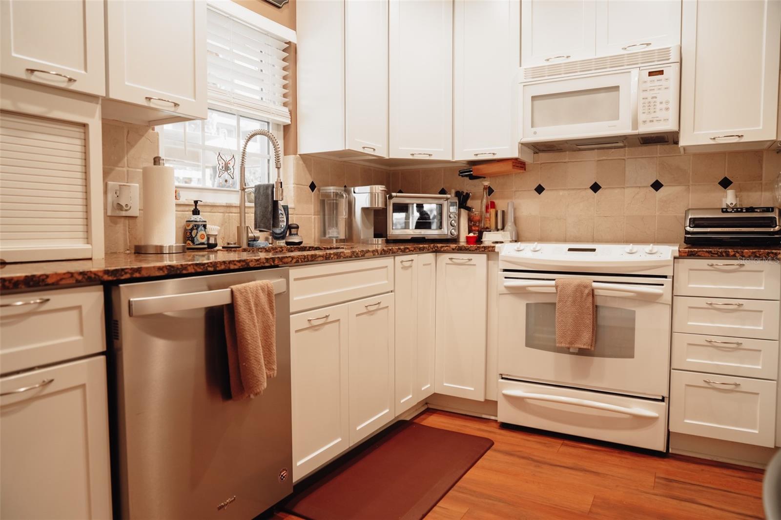 Image 12 of 25 For 1339 Villa Lane 50