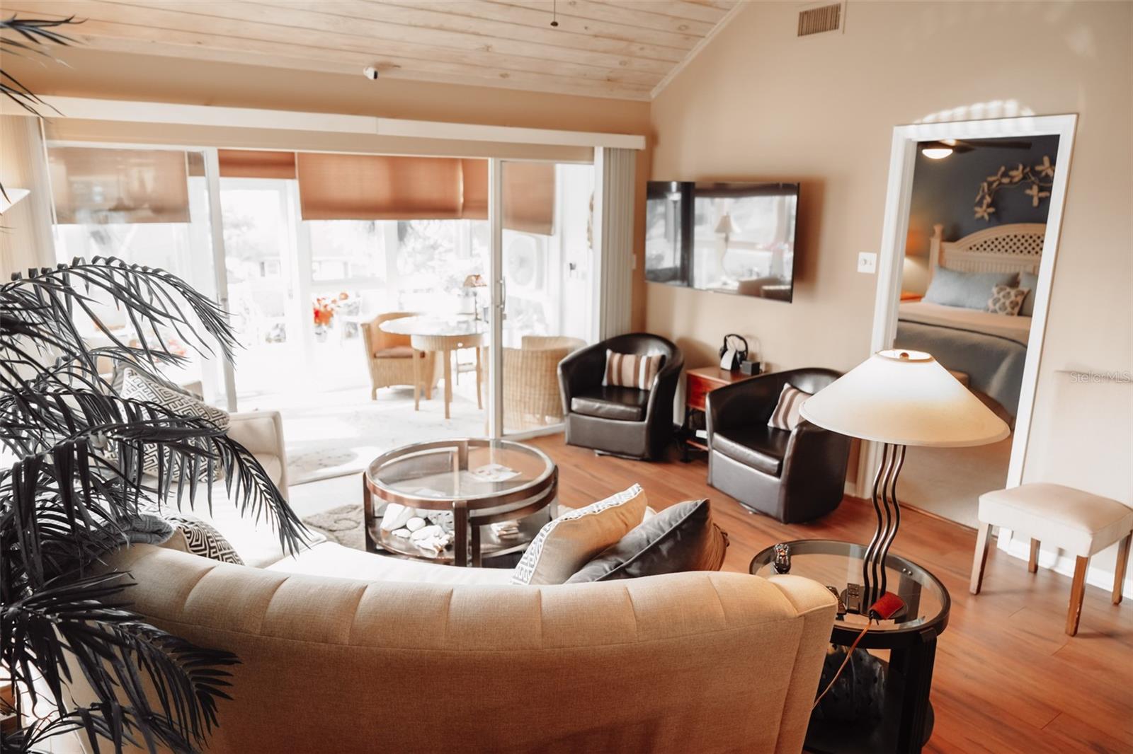 Image 9 of 25 For 1339 Villa Lane 50