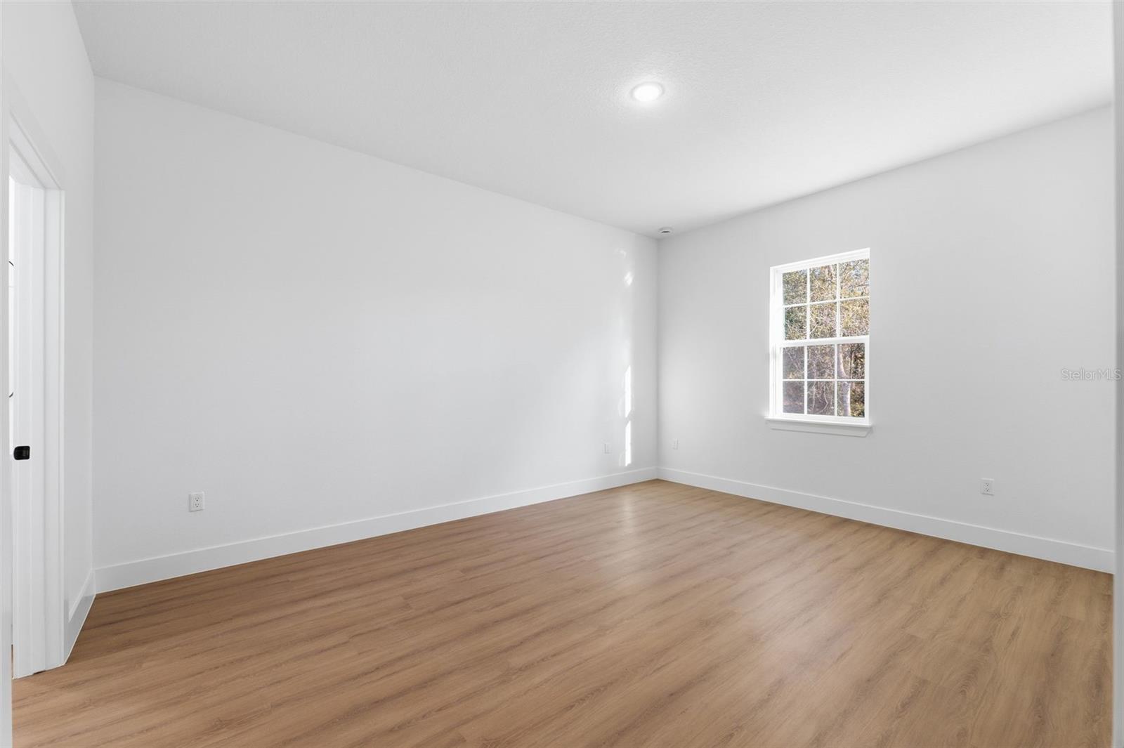 Image 18 of 35 For 8041 Pickinz Way