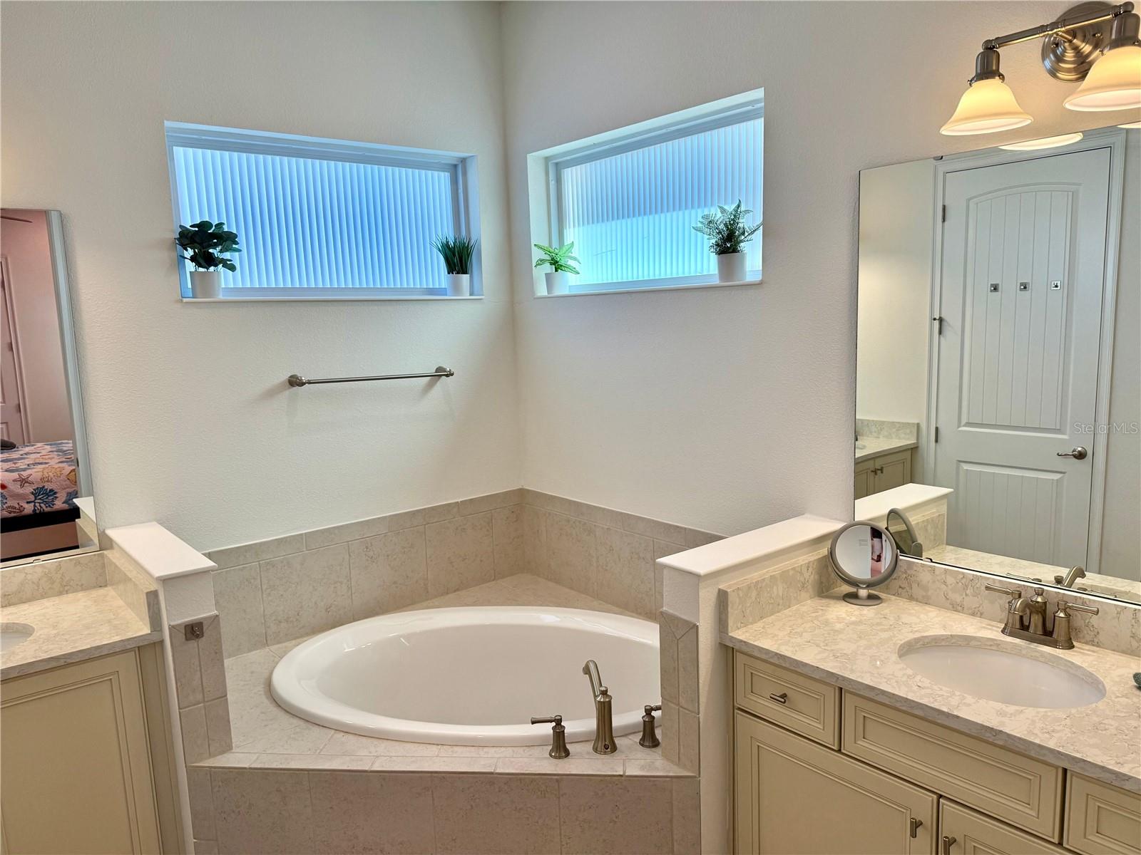 Image 10 of 79 For 8014 Knee Deep Road